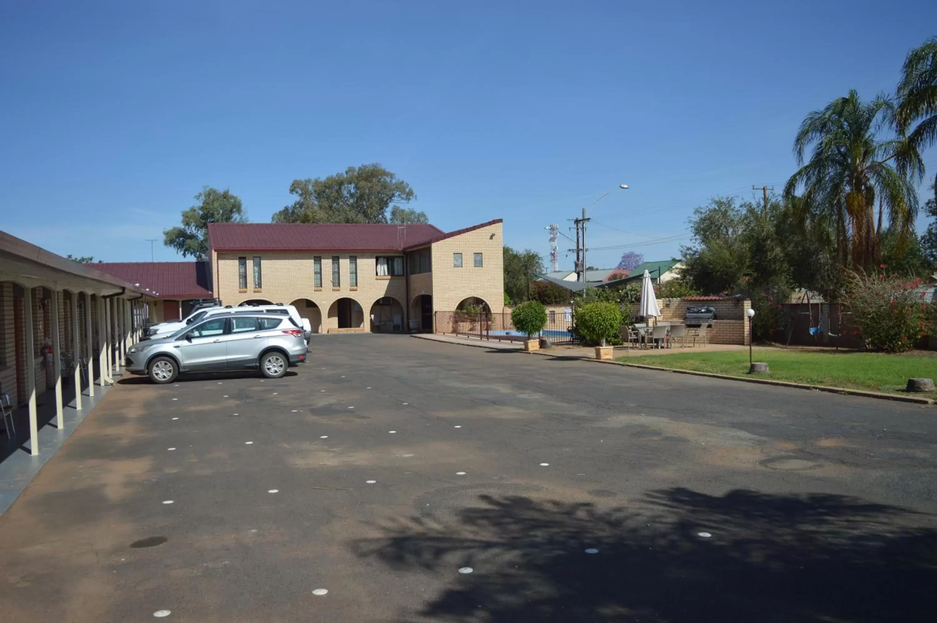 Property Building in Alamo Motor Inn