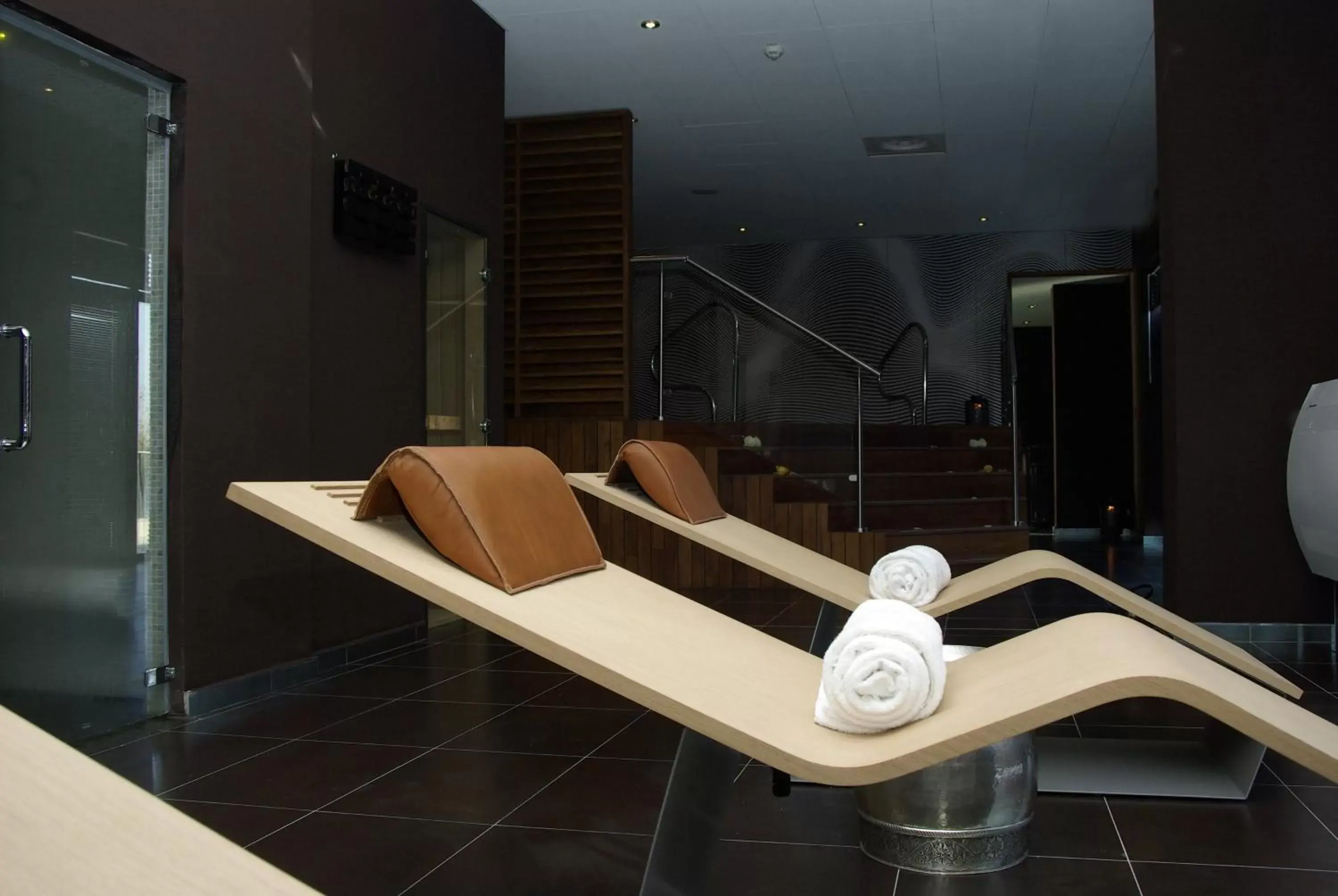 Spa and wellness centre/facilities, Bathroom in Residhome Suites Paris Sénart