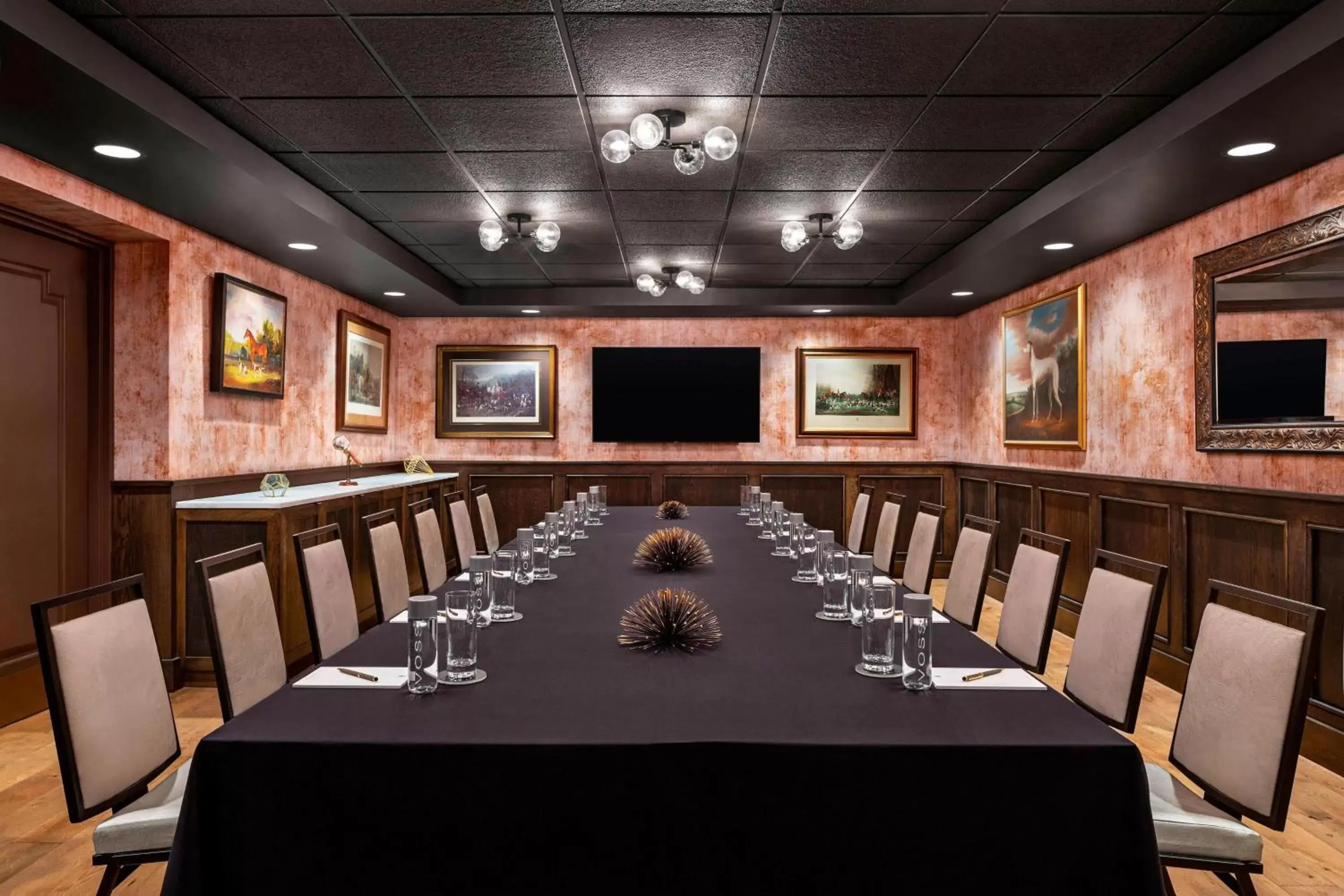 Meeting/conference room in Hotel LeVeque, Autograph Collection