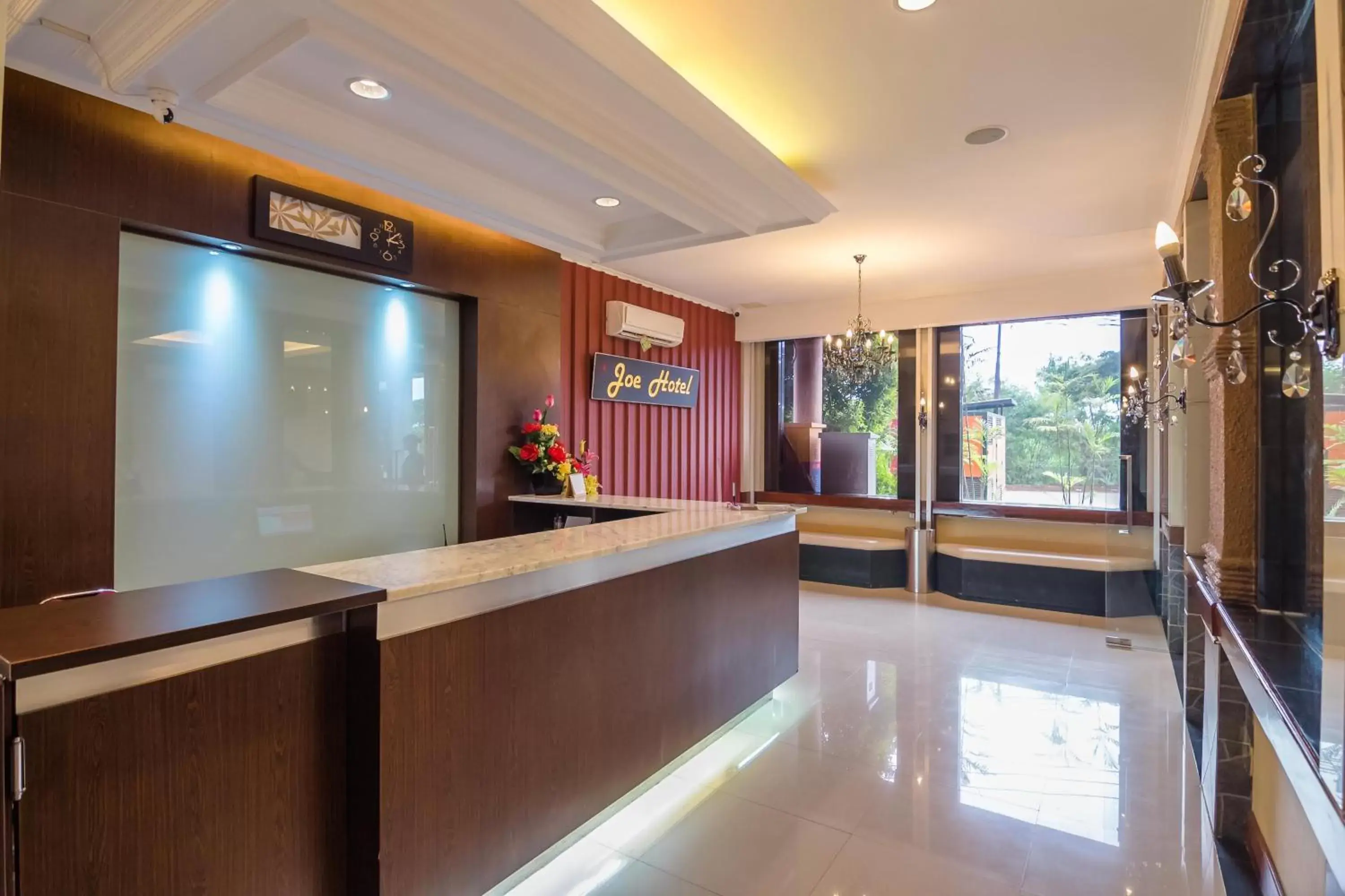 Lobby or reception, Lobby/Reception in RedDoorz Plus near Soekarno Hatta Airport 2