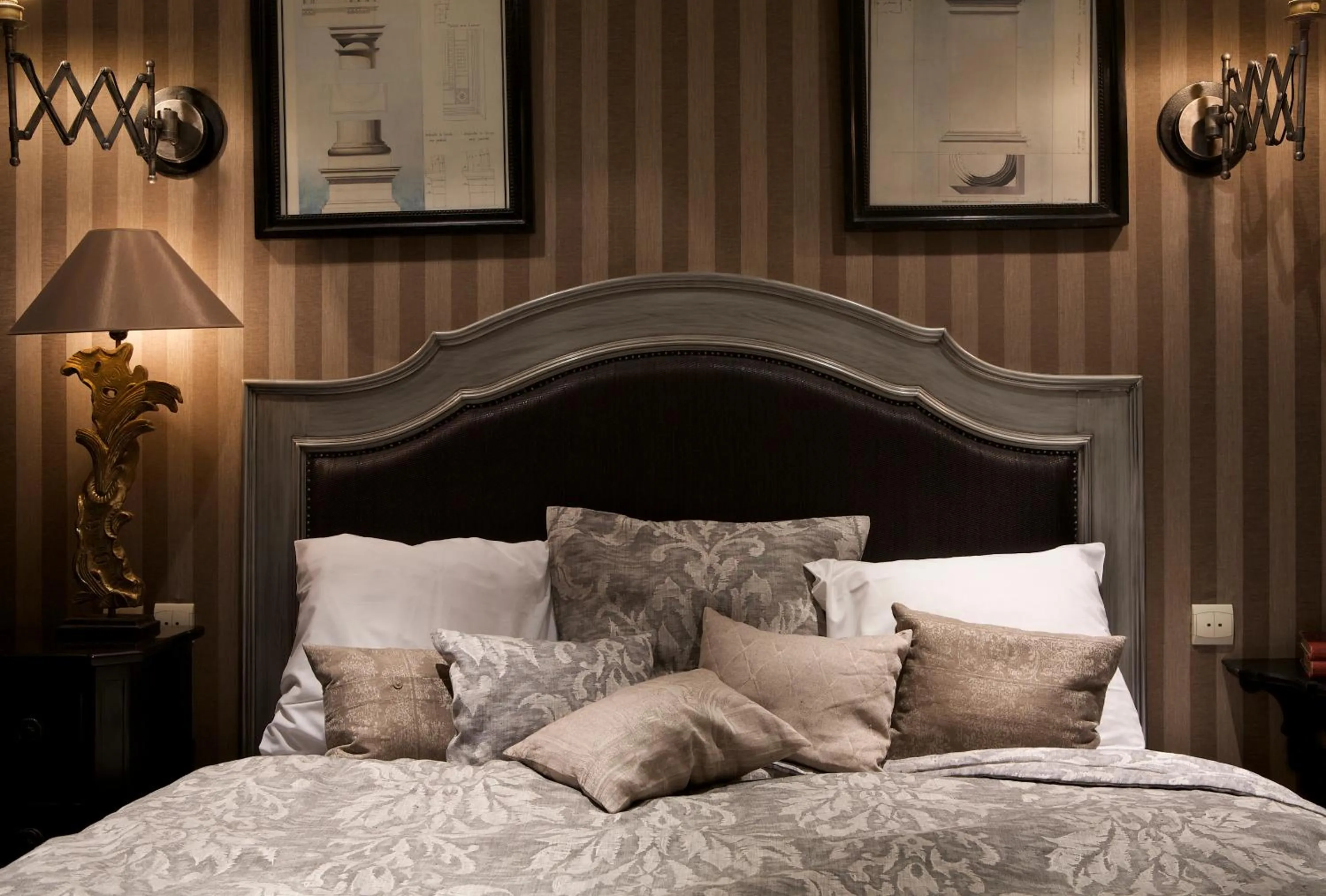 Bed in Hôtel Chateaubriand