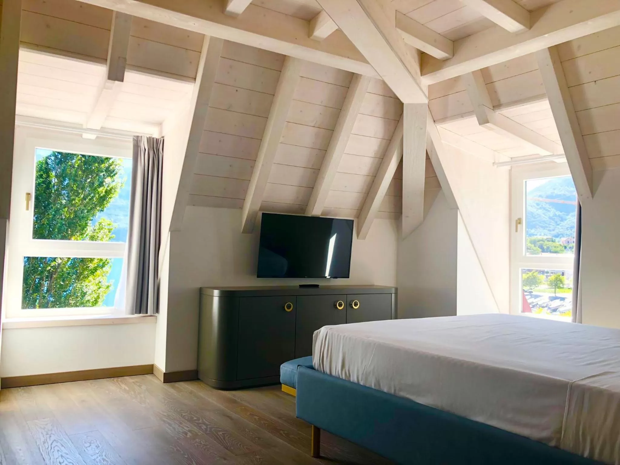 Bedroom, Bed in LUXURY SUITES ROCOPOM - Lake Front