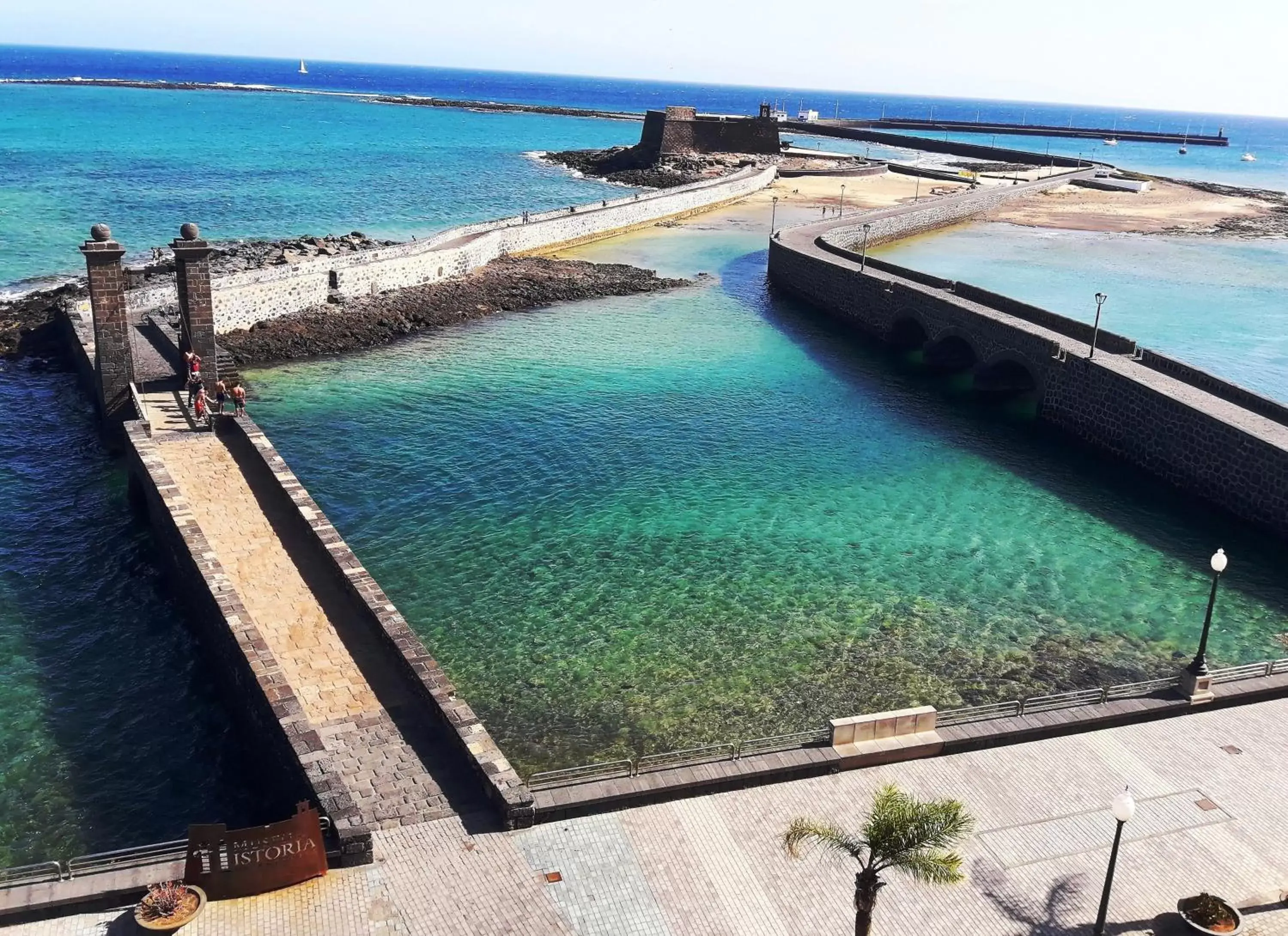 Landmark view, Swimming Pool in Hotel Miramar