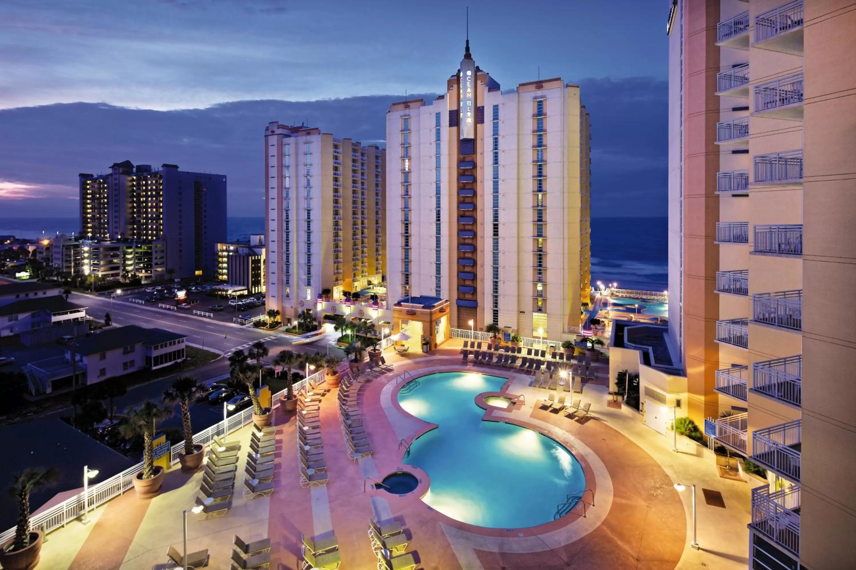 Swimming pool in Club Wyndham Ocean Boulevard