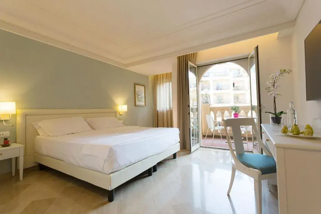 Bed in Hellenia Yachting Hotel & SPA Bed in Hellenia Yachting Hotel & SPA