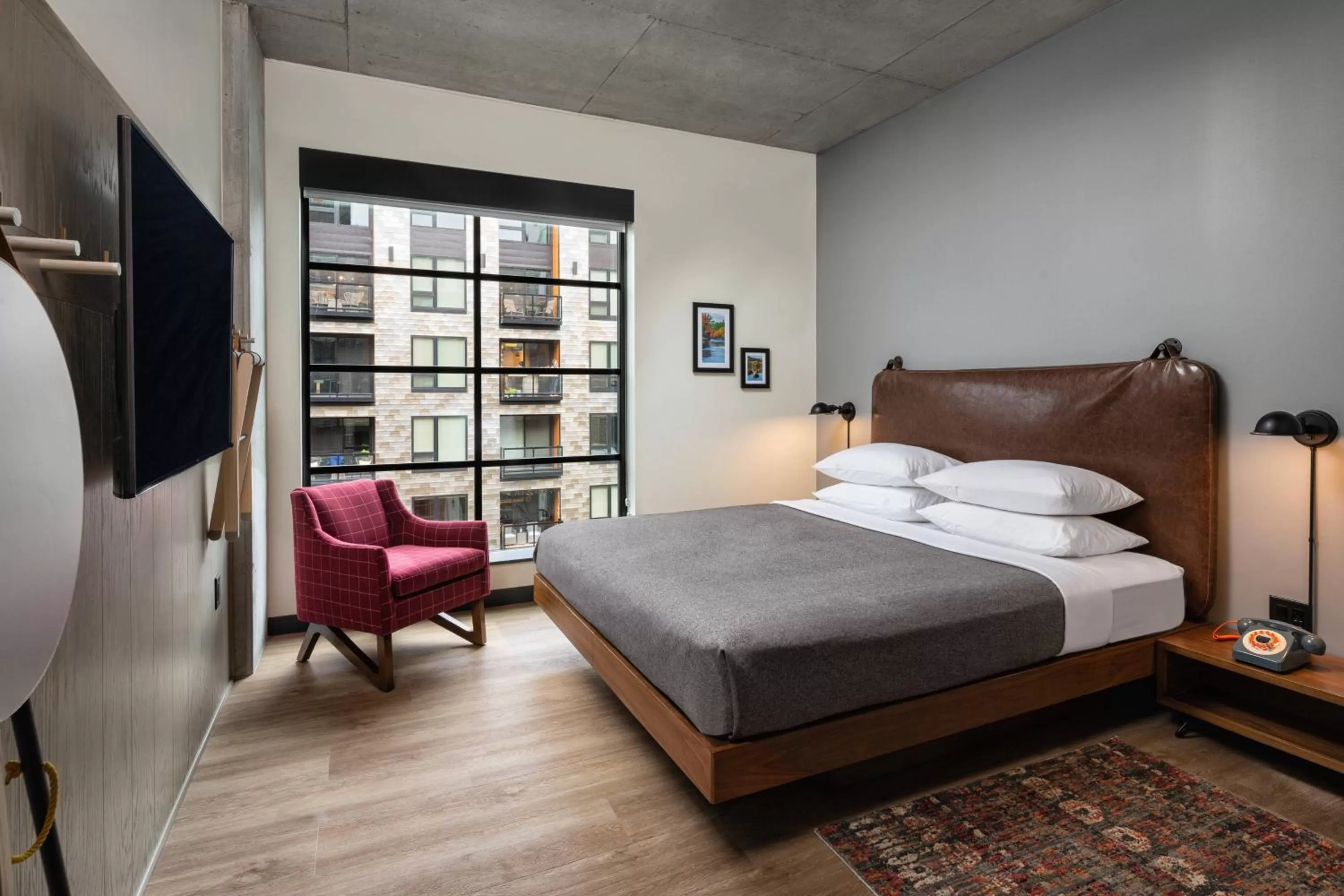 King Room with City View - Hearing Accessible in Moxy Minneapolis Downtown