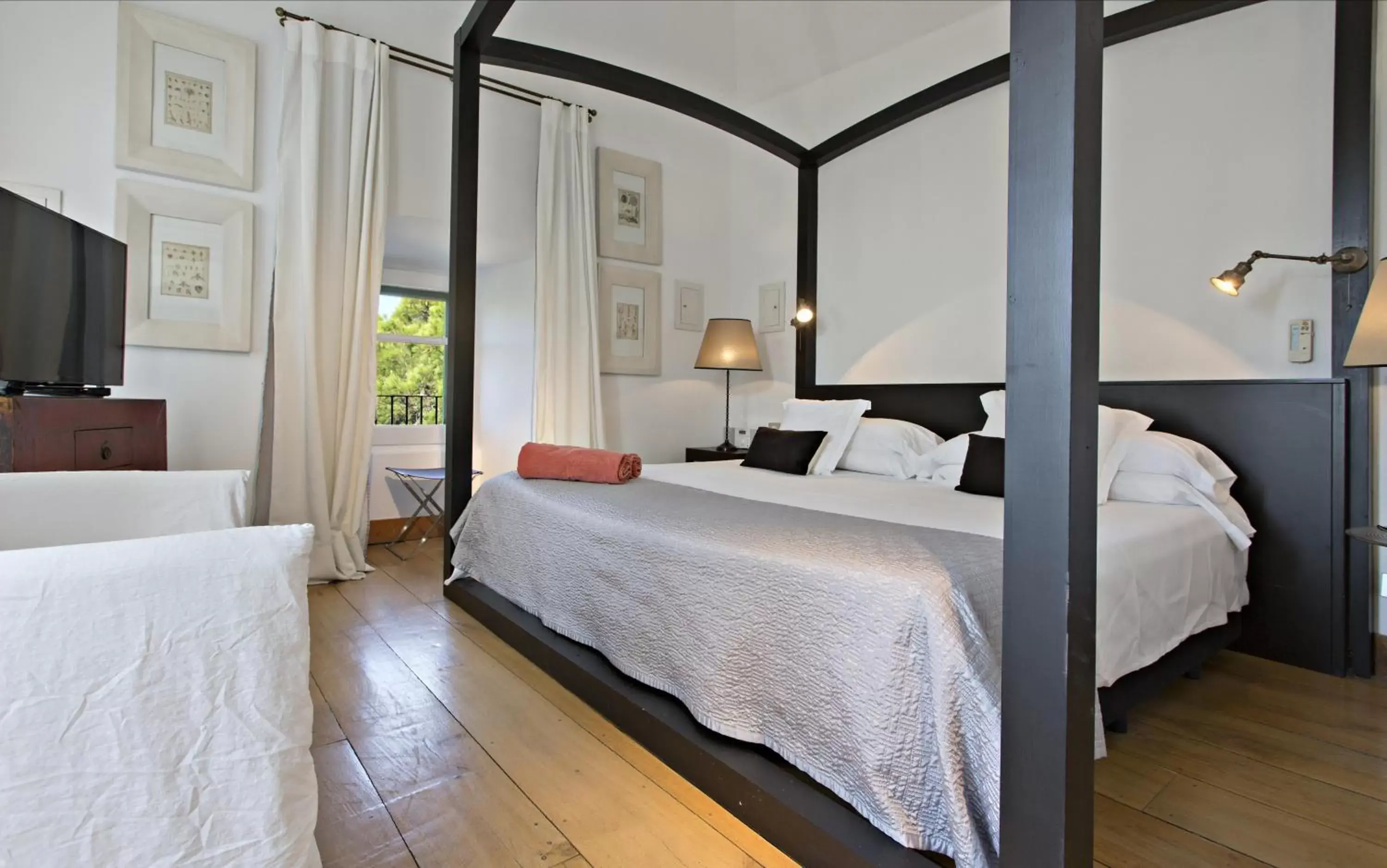 Photo of the whole room, Bed in Hotel La Malcontenta