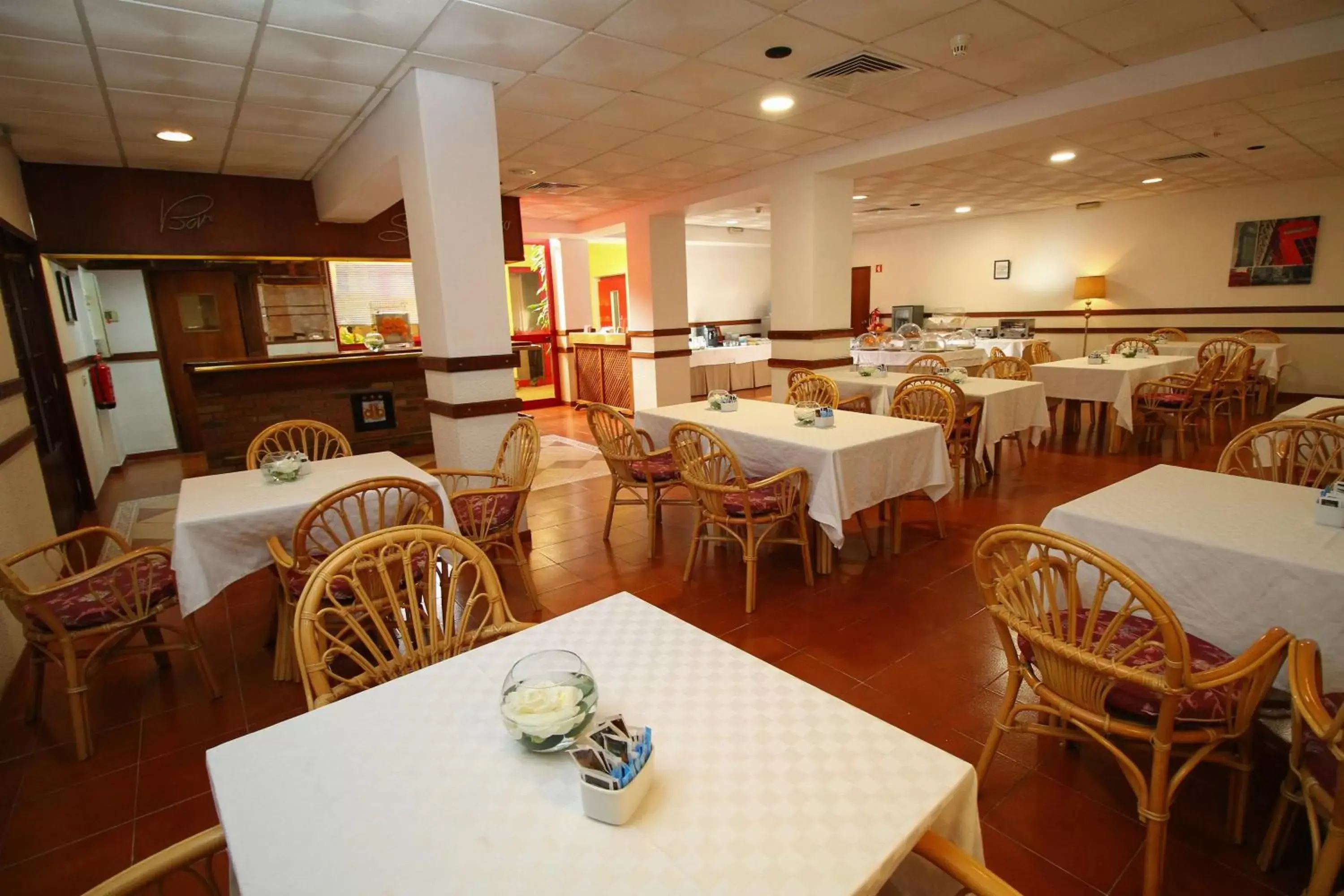 Breakfast, Restaurant/Places to Eat in Best Western Hotel Dom Bernardo