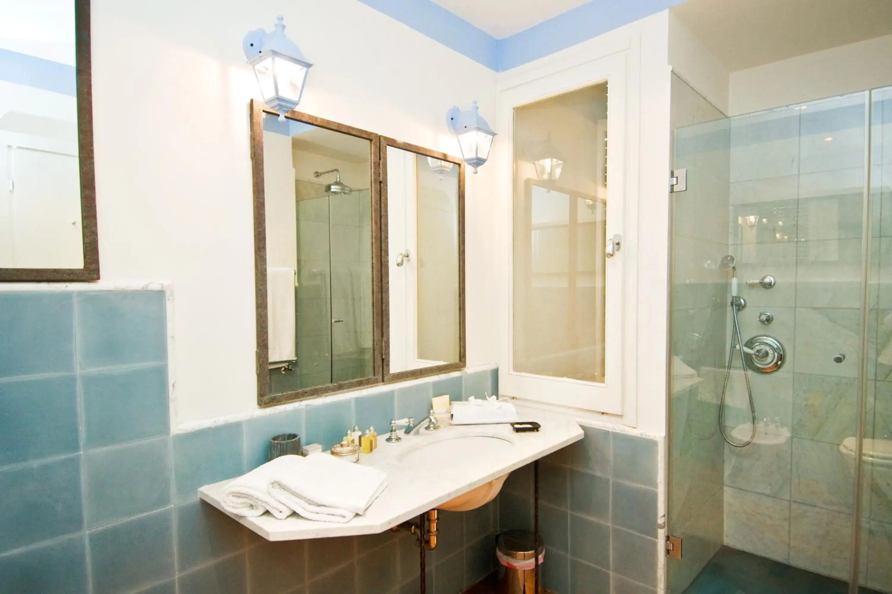 Bathroom in Hotel Villa Linneo