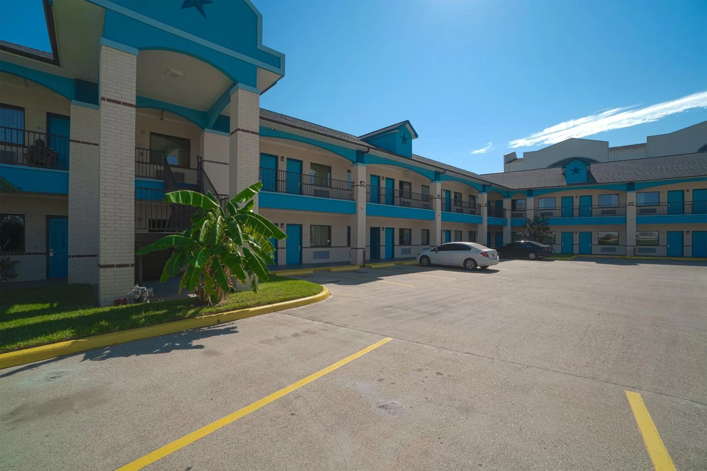 Parking in Hotel Bliss Kemah