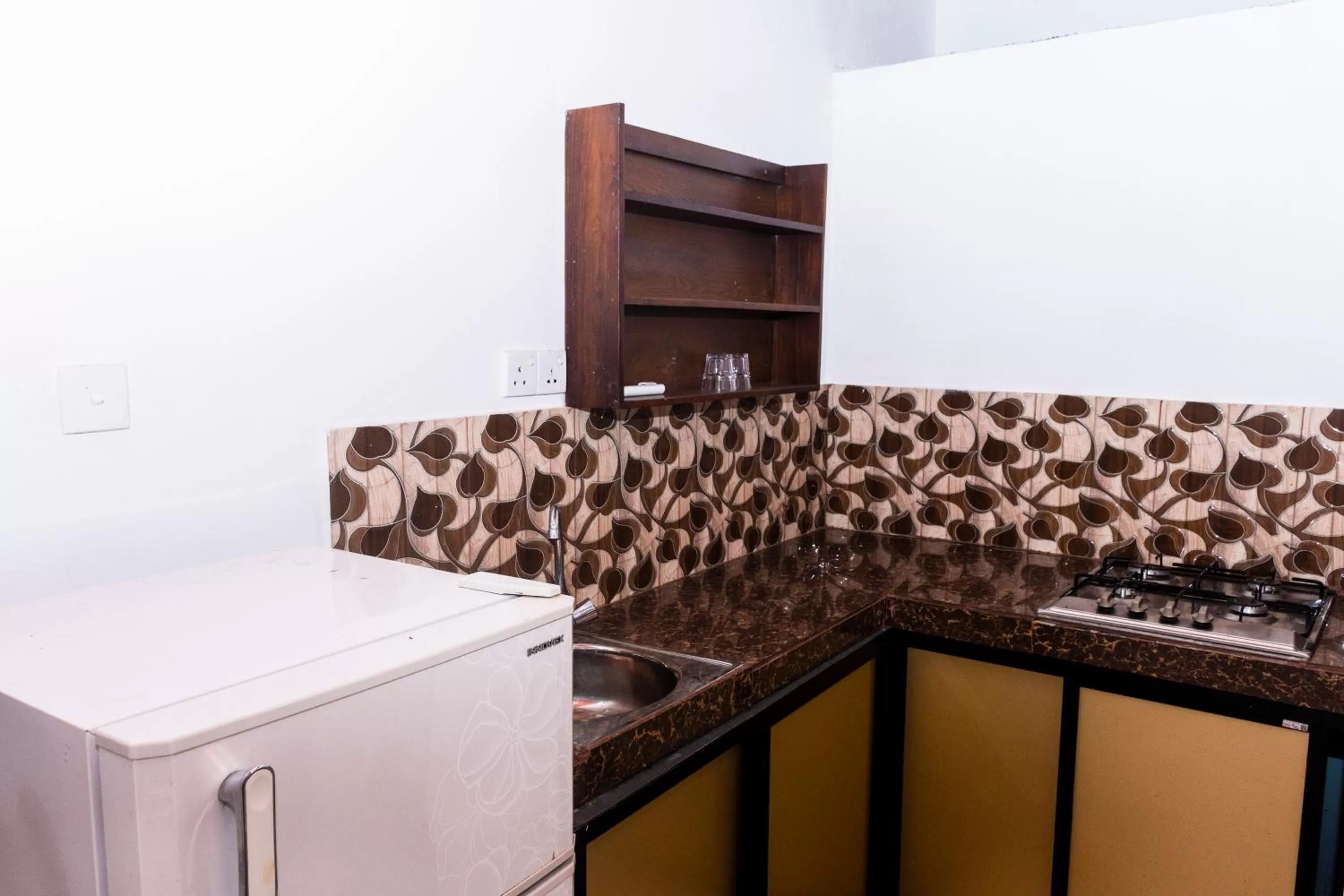 Kitchen or kitchenette in Kandy Riverside Villa