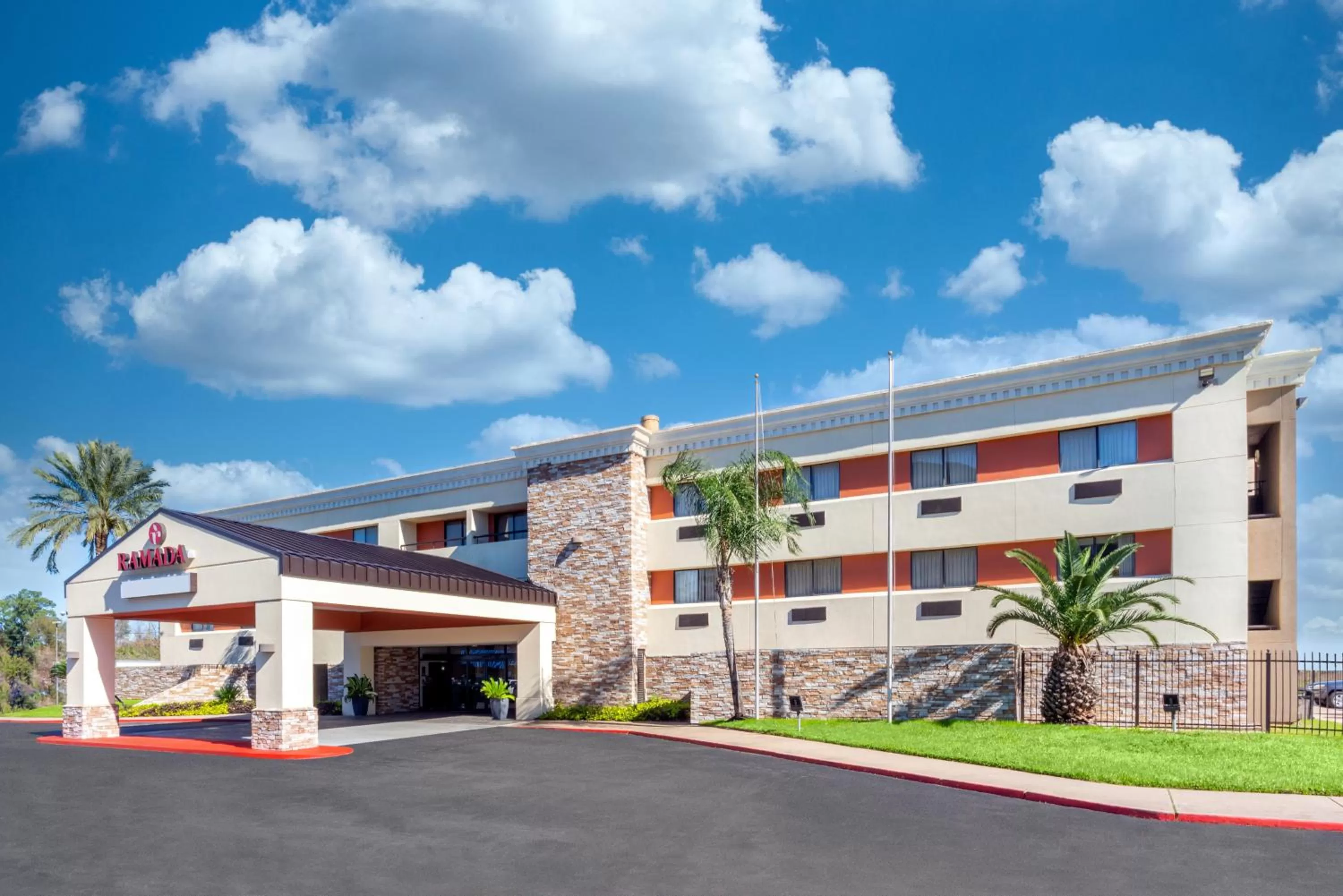 Property building in Ramada by Wyndham Houston Intercontinental Airport South