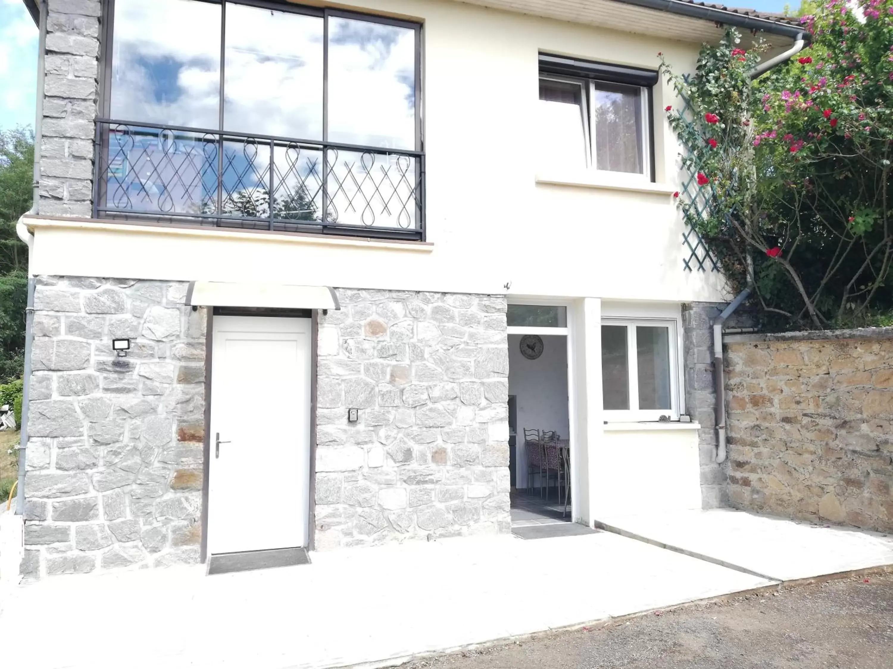 Patio, Property Building in Du coq à l'âme