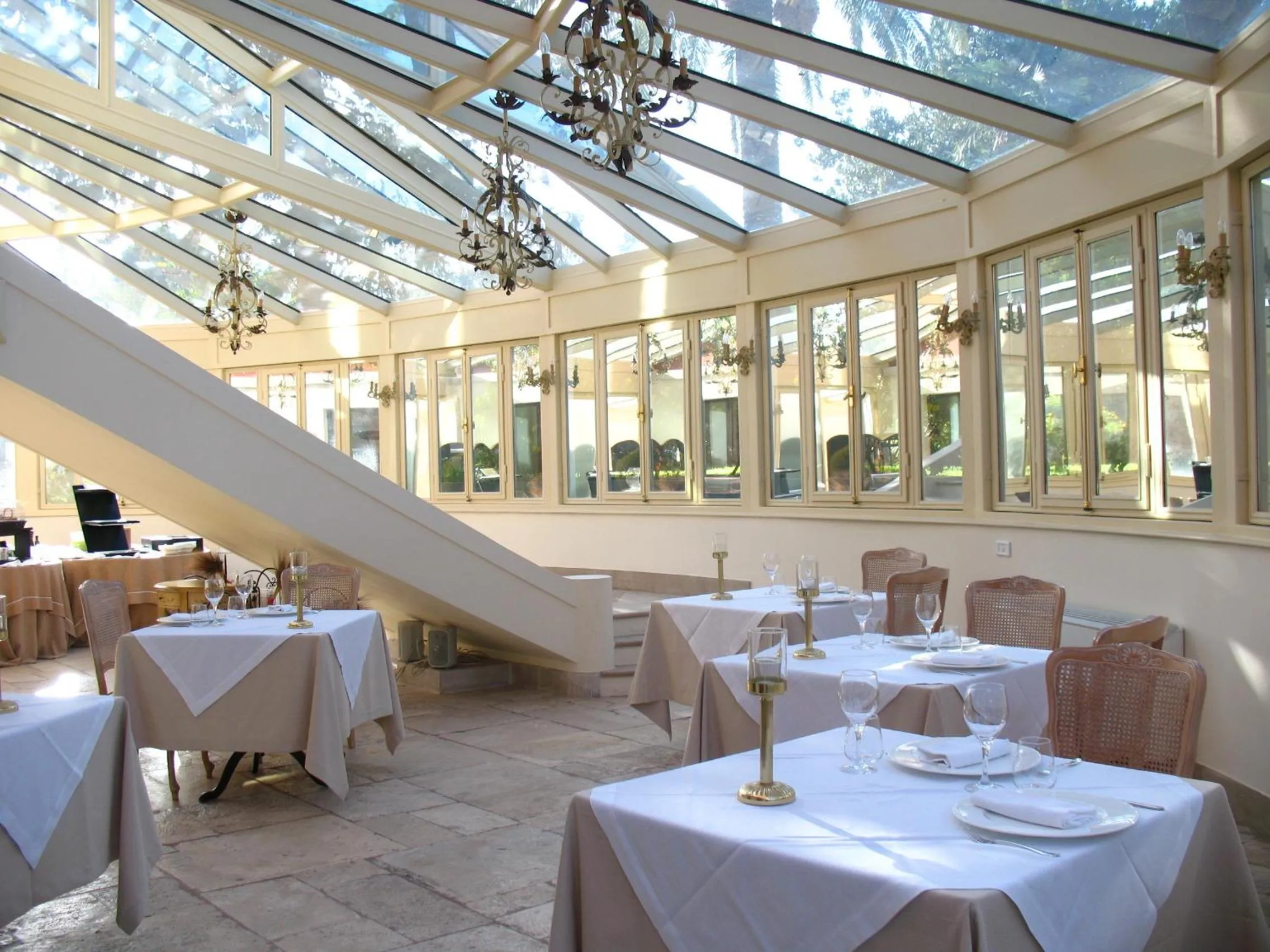 Restaurant/places to eat in Hotel Terranobile Metaresort