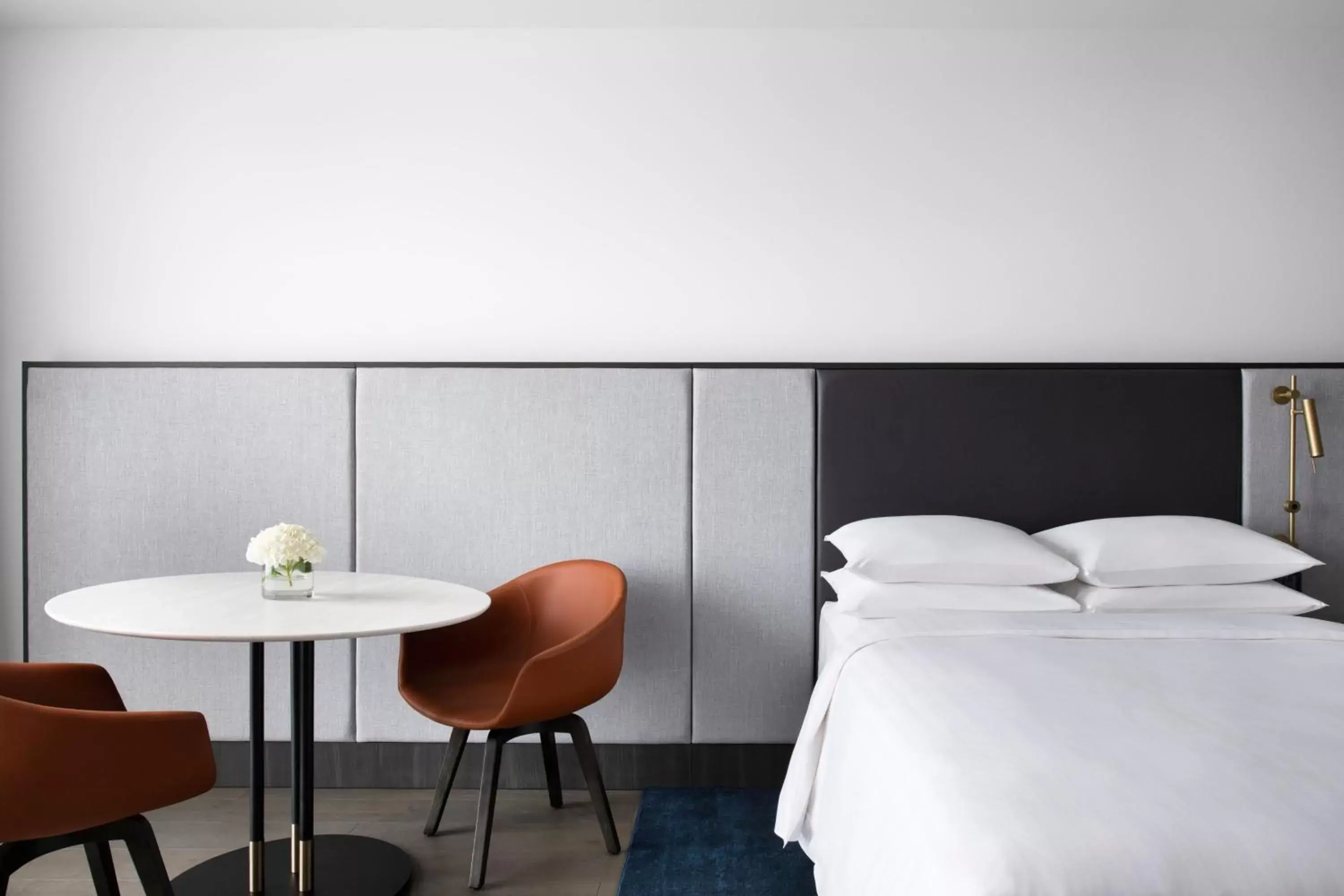 Lounge or bar, Bed in Melbourne Marriott Hotel Docklands