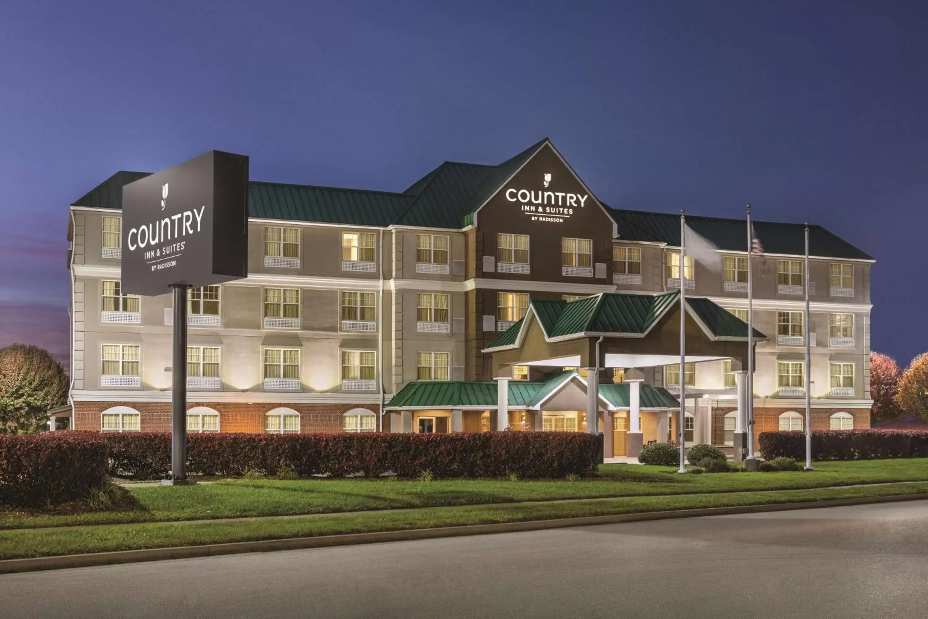 Property Building in Country Inn & Suites by Radisson, Georgetown, KY