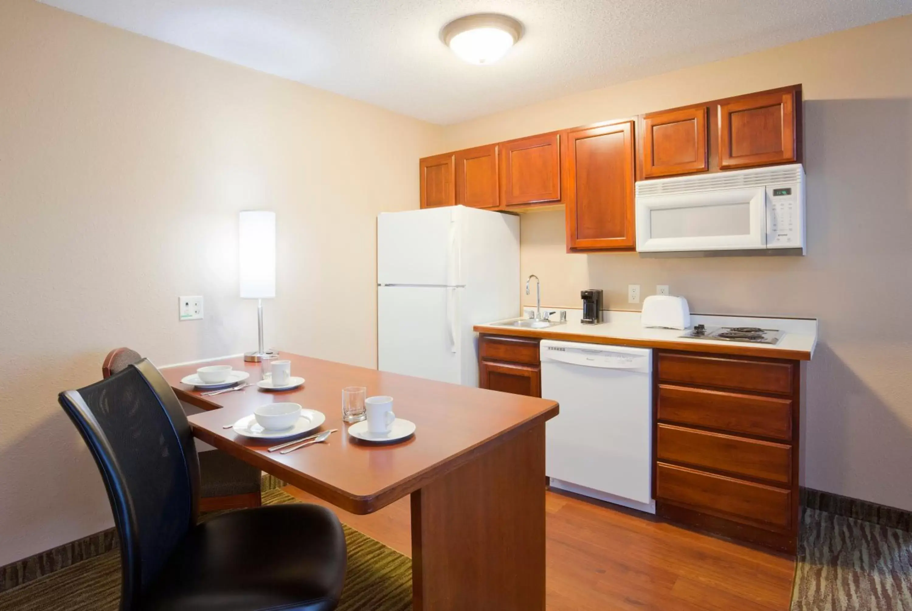 Kitchen/Kitchenette in GrandStay Residential Suites Hotel - Eau Claire