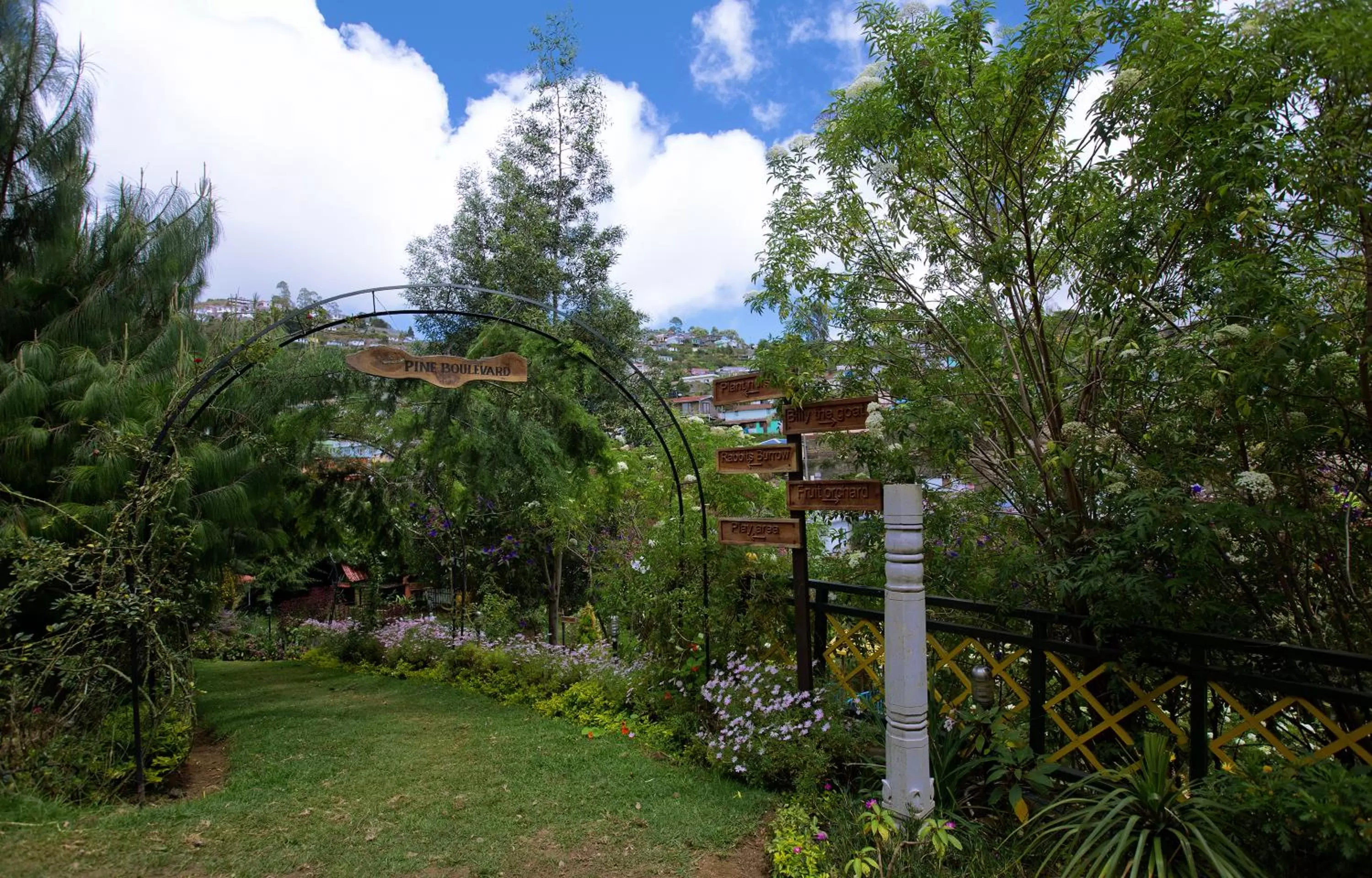 Garden in Pine Borough Inn