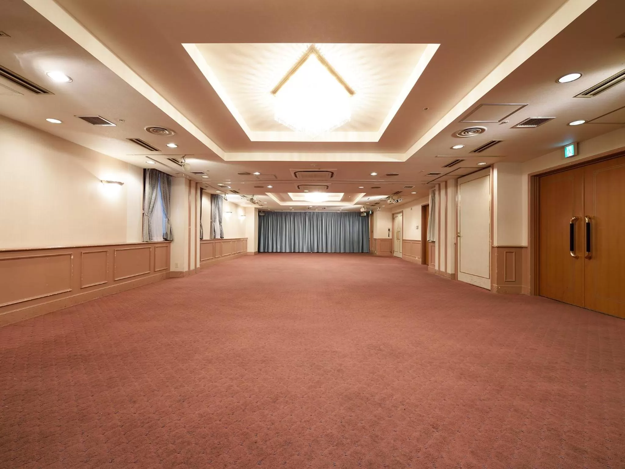 Banquet/Function facilities in Belmont Hotel