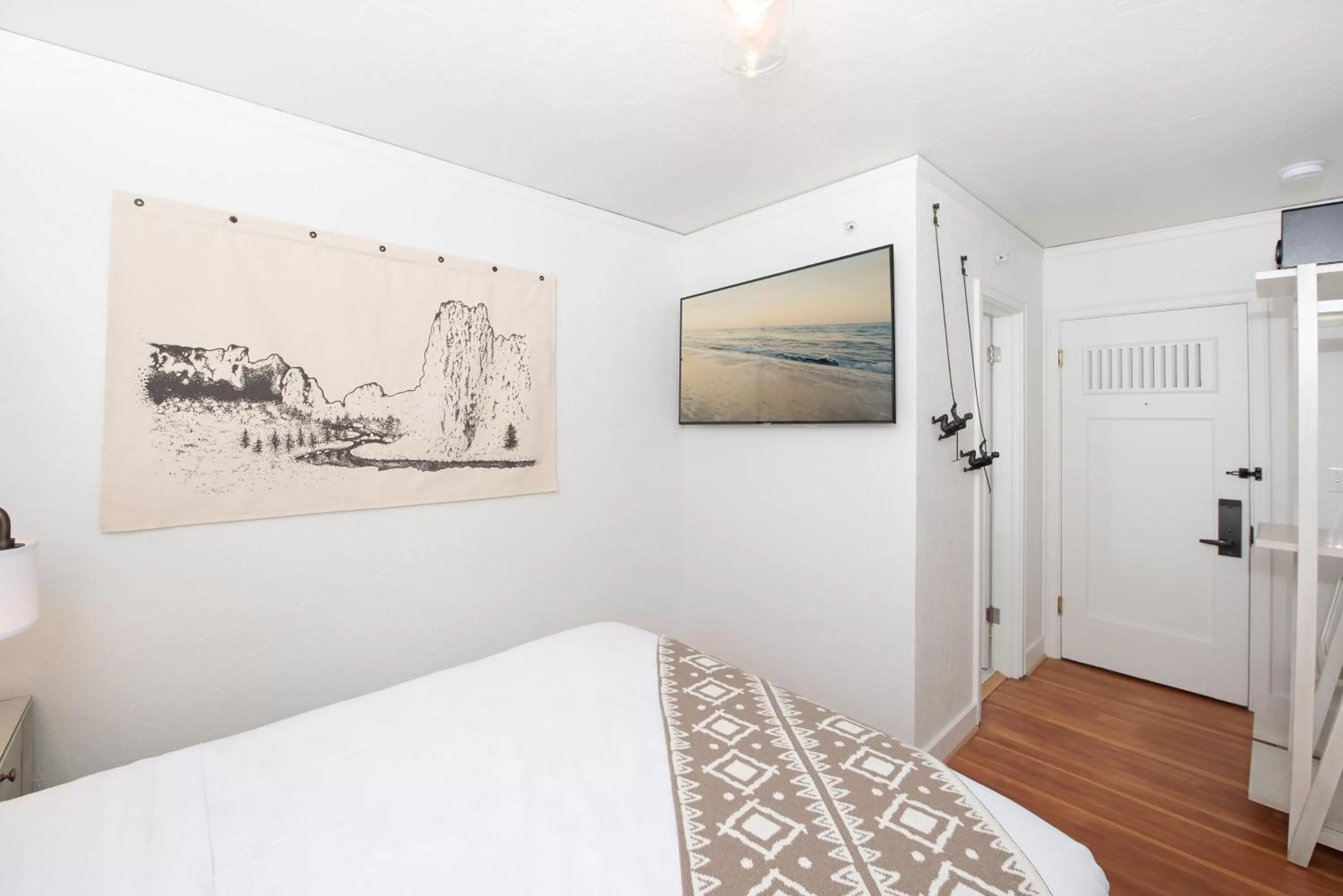 Bed in SCP Redmond Hotel