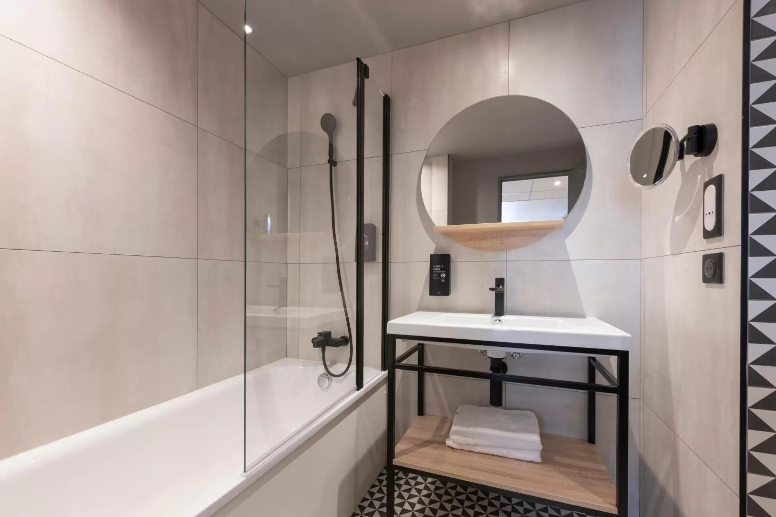 Bathroom in Tulip Residences Joinville-Le-Pont