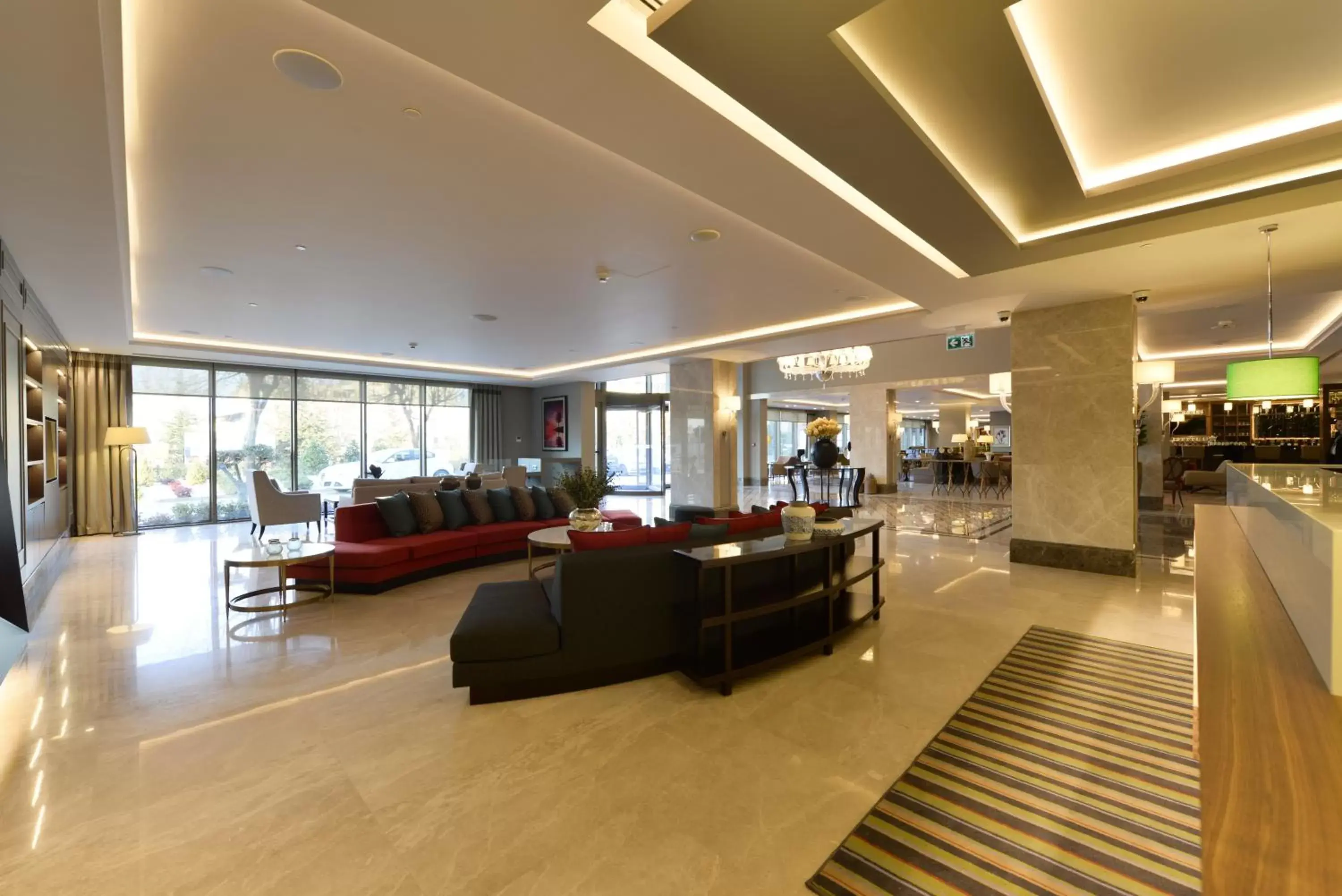 Property building, Lobby/Reception in Holiday Inn Bursa - City Centre, an IHG Hotel