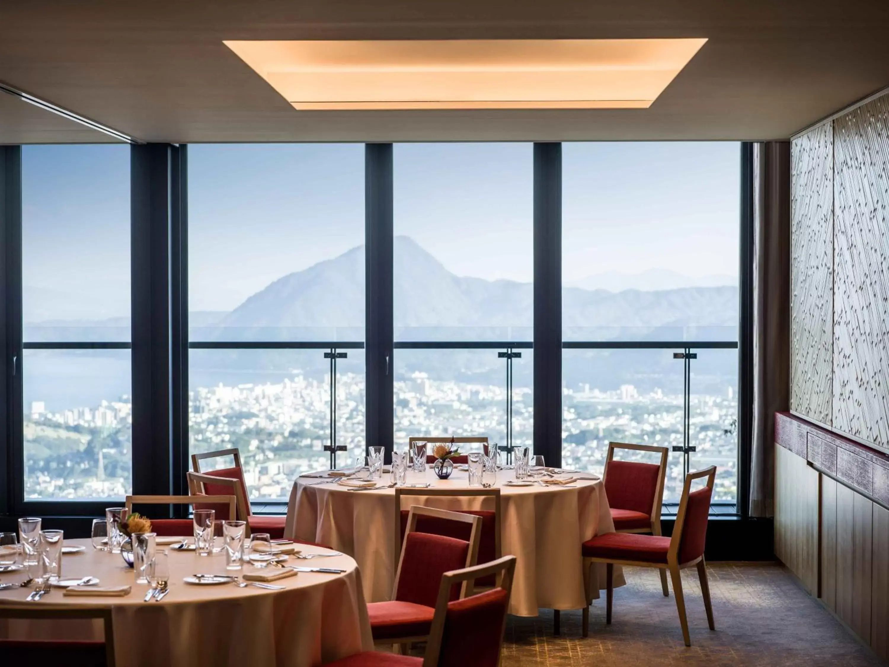 Meeting/conference room, Restaurant/Places to Eat in ANA InterContinental Beppu Resort & Spa, an IHG Hotel