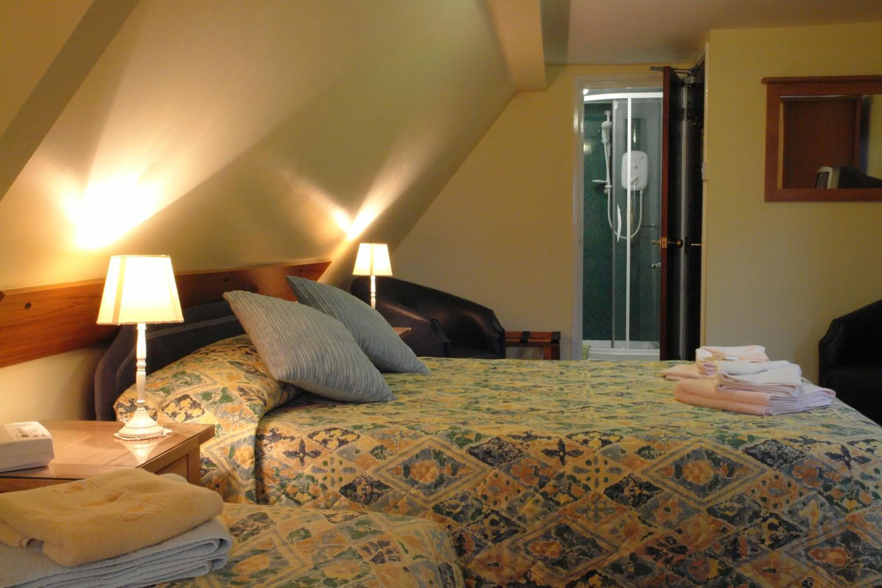 Bed in Midway Guest House