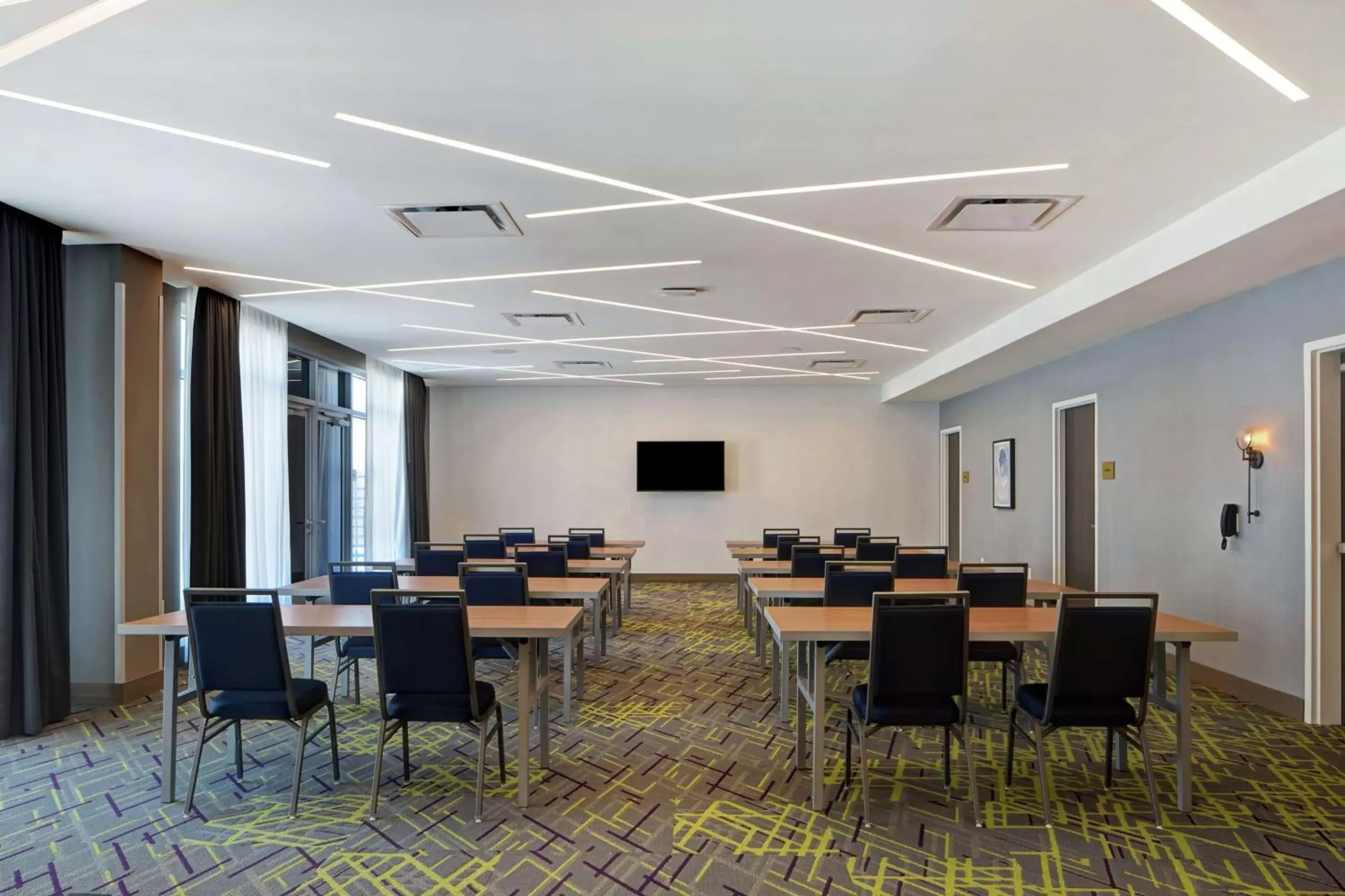 Meeting/conference room in Home2 Suites By Hilton Charlotte Uptown