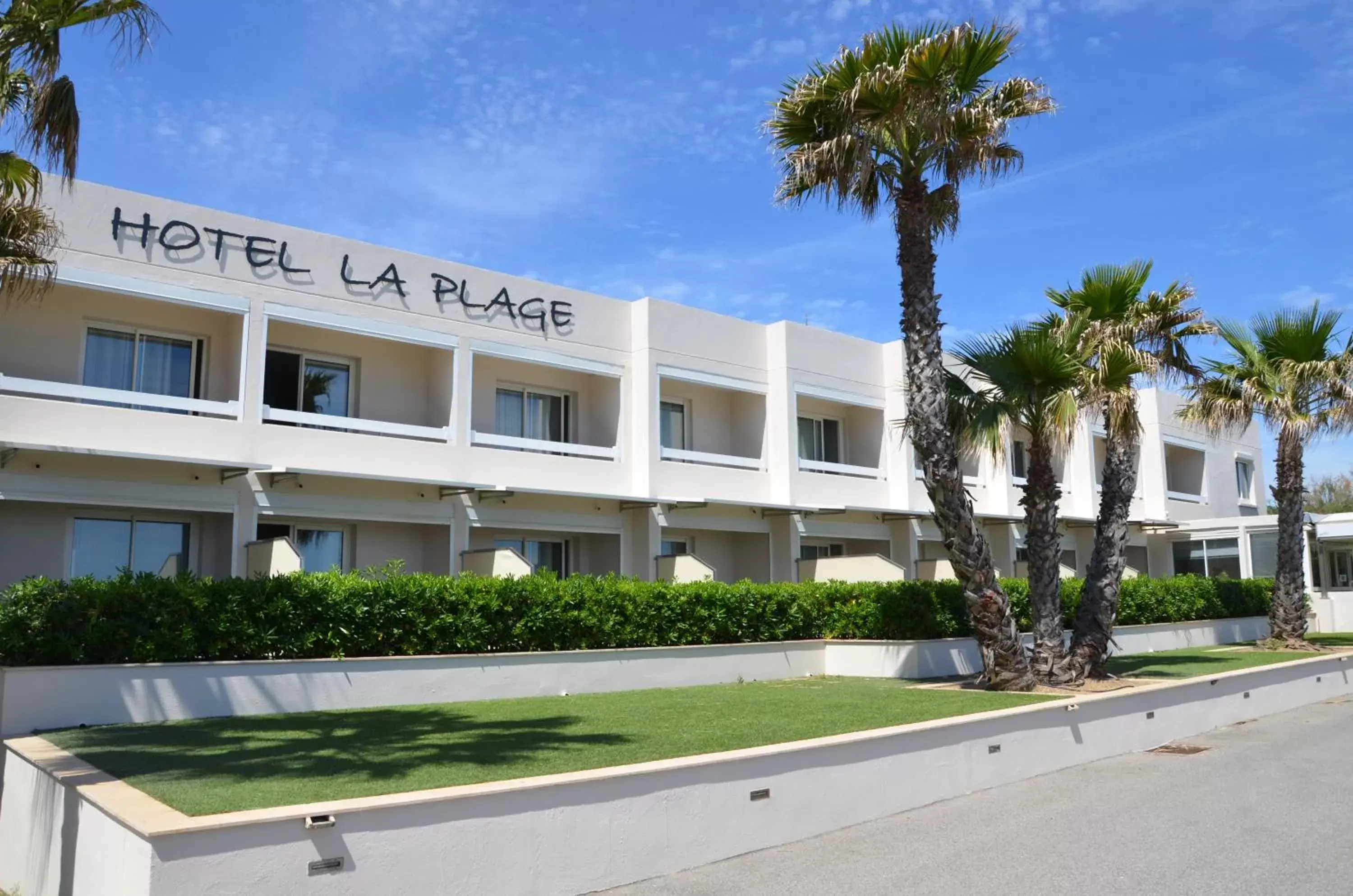 Property building in Hôtel La Plage