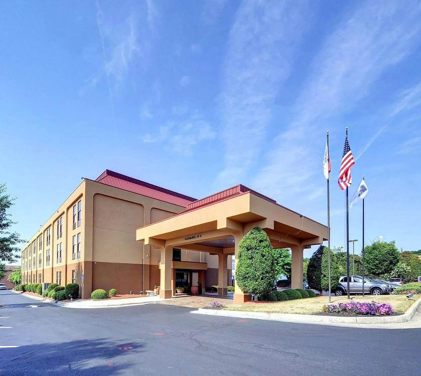 Property building in Hampton Inn Eden