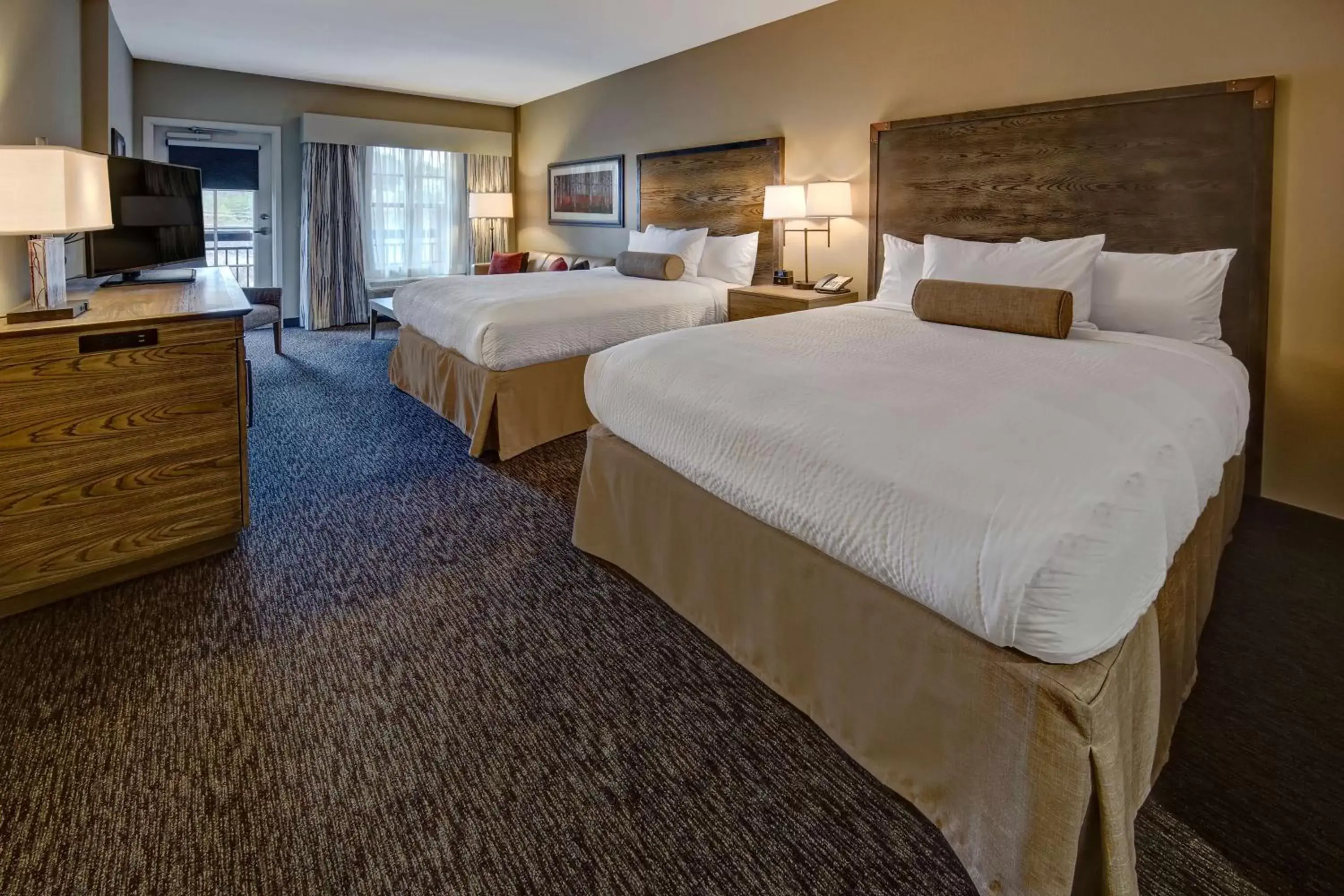 Bedroom, Bed in Black Fox Lodge Pigeon Forge, Tapestry Collection by Hilton