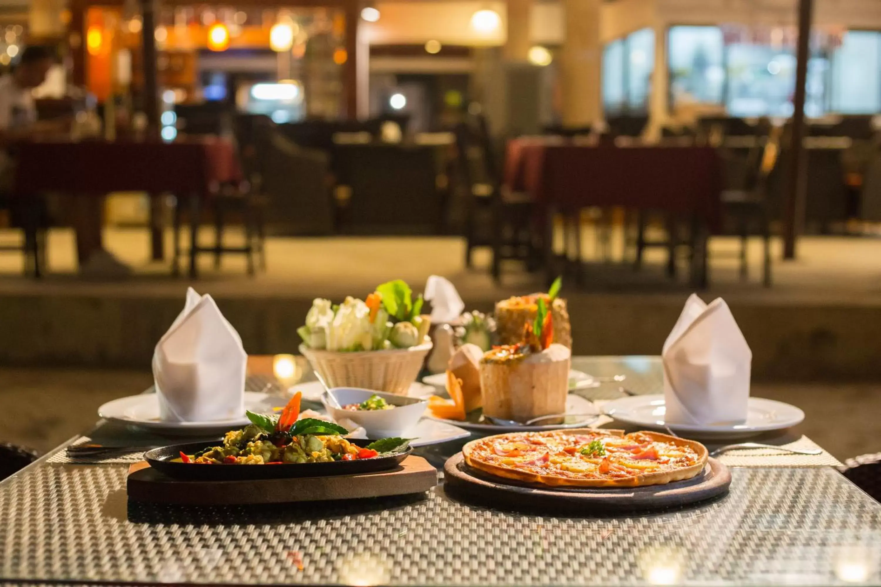 Restaurant/places to eat in Bhu Tarn Koh Chang Resort & Spa Restaurant/places to eat in Bhu Tarn Koh Chang Resort & Spa