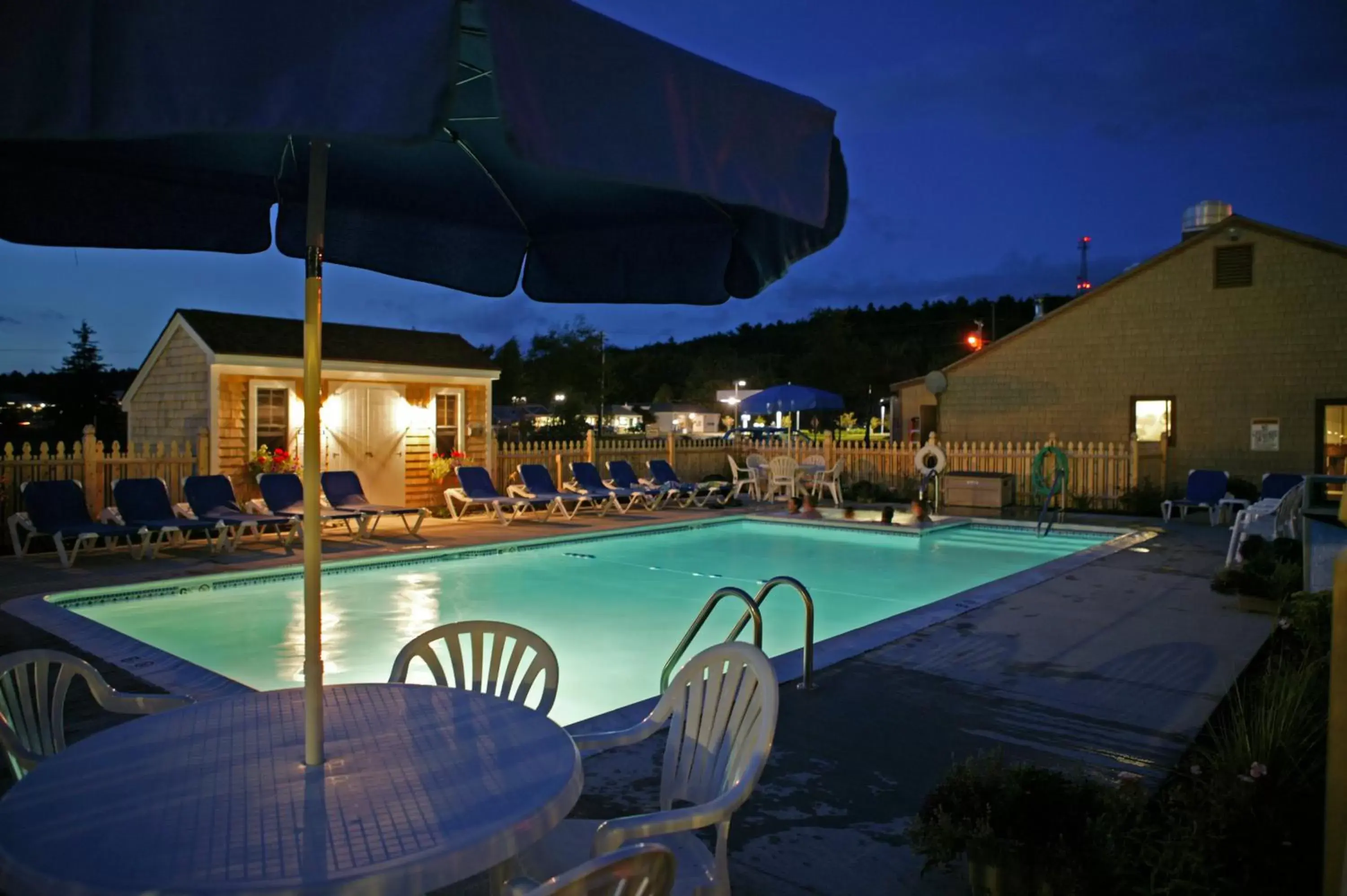 Night, Swimming Pool in Flagship Inn