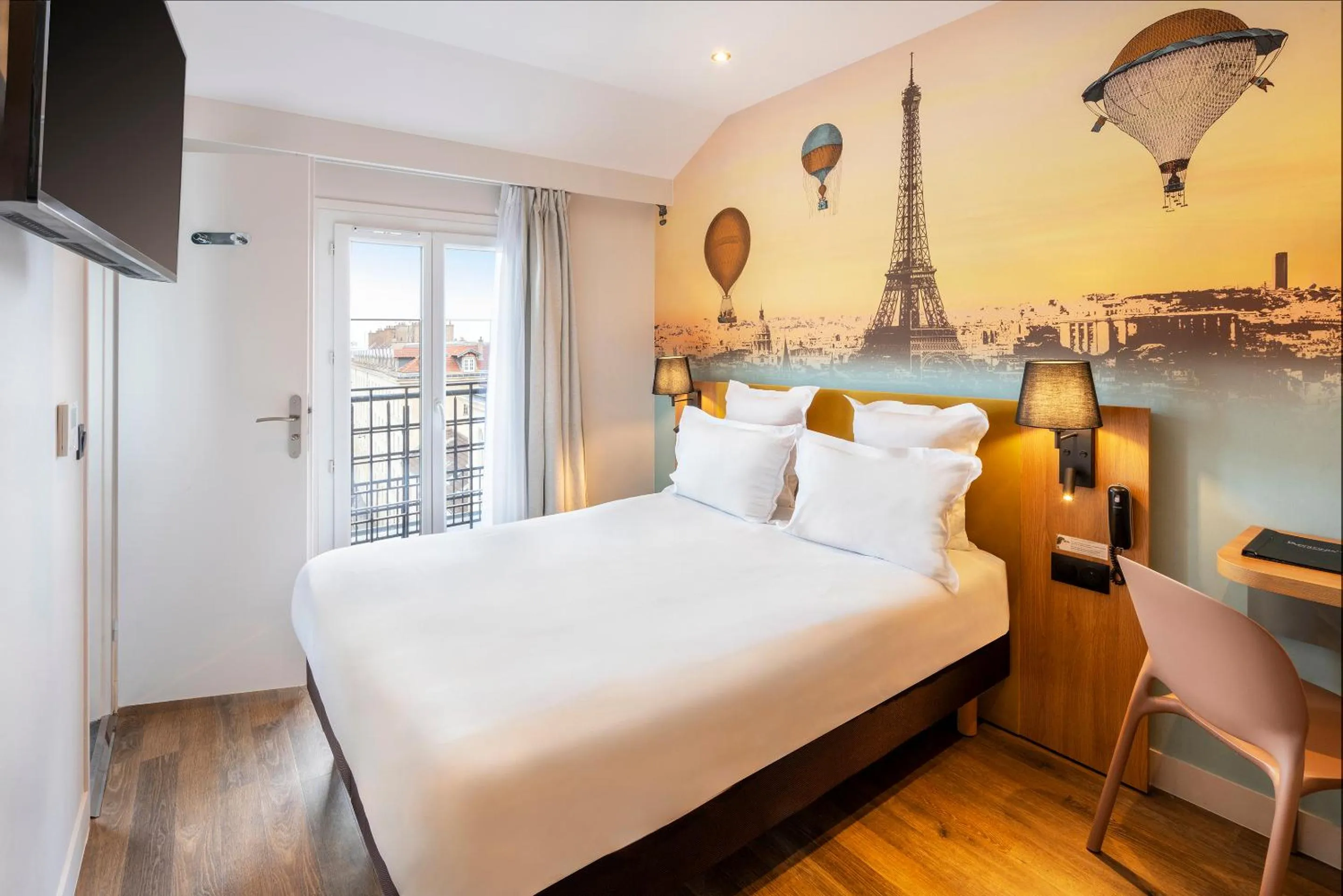 Bed in Hotel Apolonia Paris Mouffetard, Sure Hotel Collection by Best Western