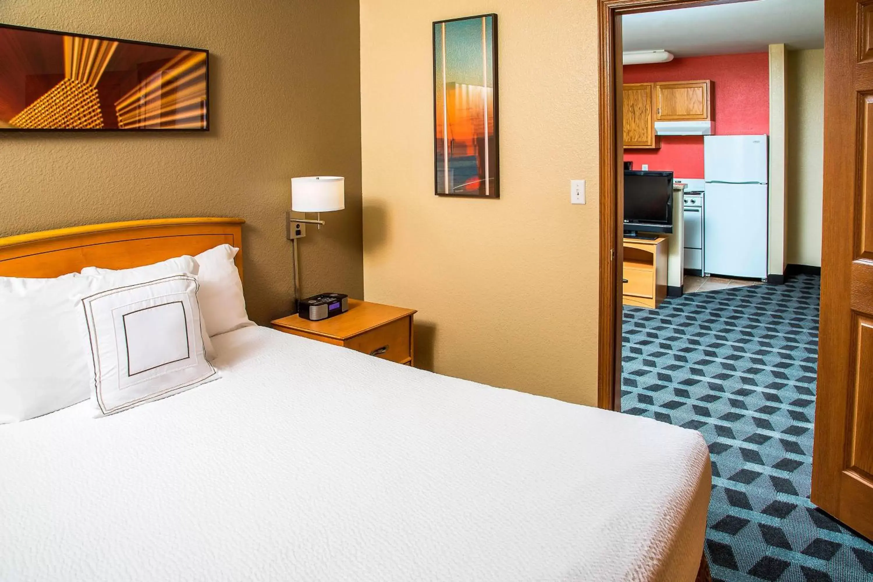 Bedroom, Bed in TownePlace Suites by Marriott Anaheim Maingate Near Angel Stadium