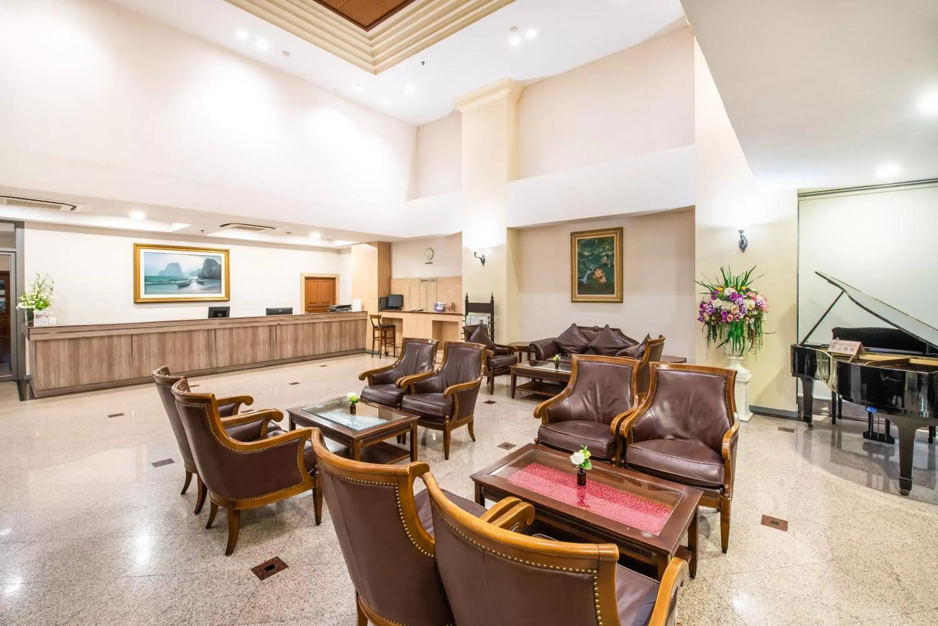 Lobby or reception, Restaurant/Places to Eat in Royal Suite Hotel Bangkok