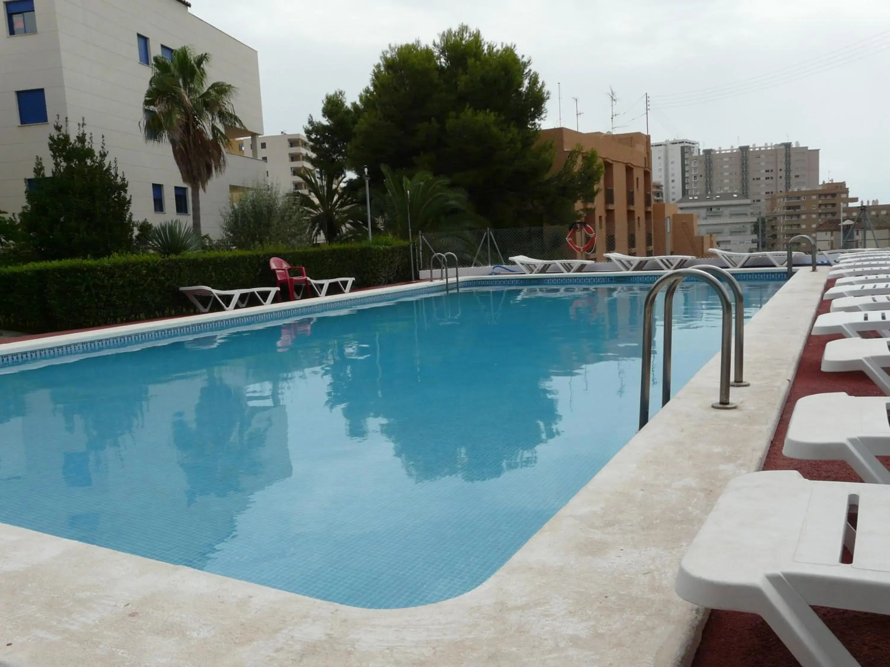 Swimming Pool in Hotel Jard
