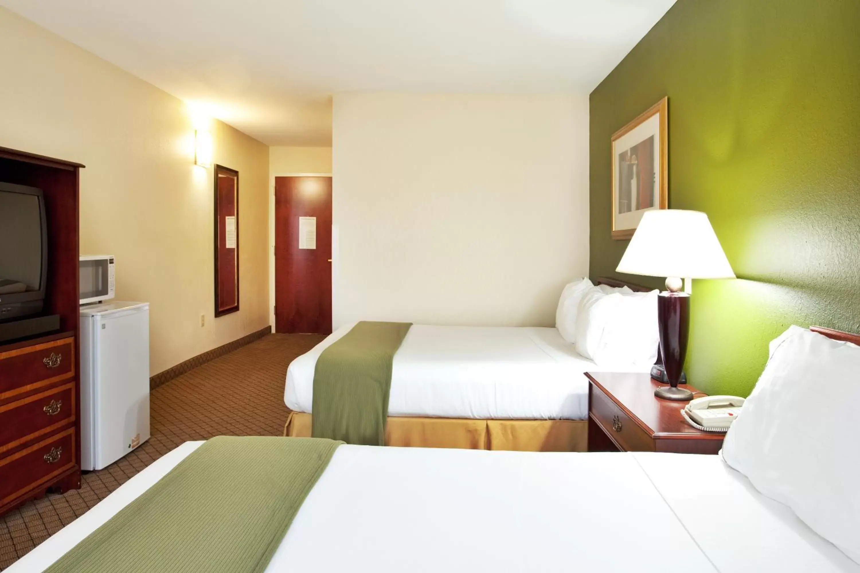 Photo of the whole room, Bed in Holiday Inn Express Harvey-Marrero, an IHG Hotel