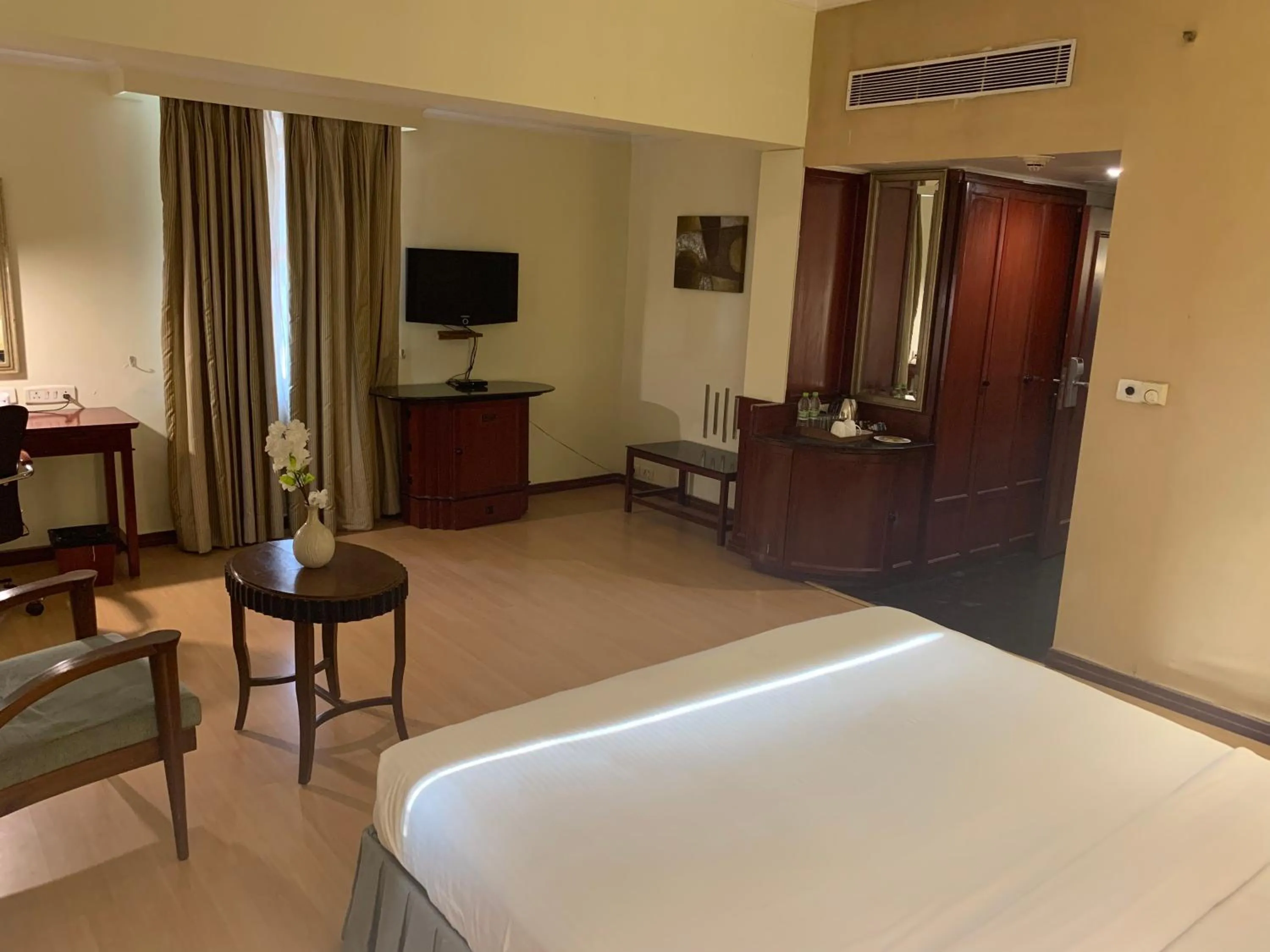 Bedroom, Bed in The Manohar Hyderabad