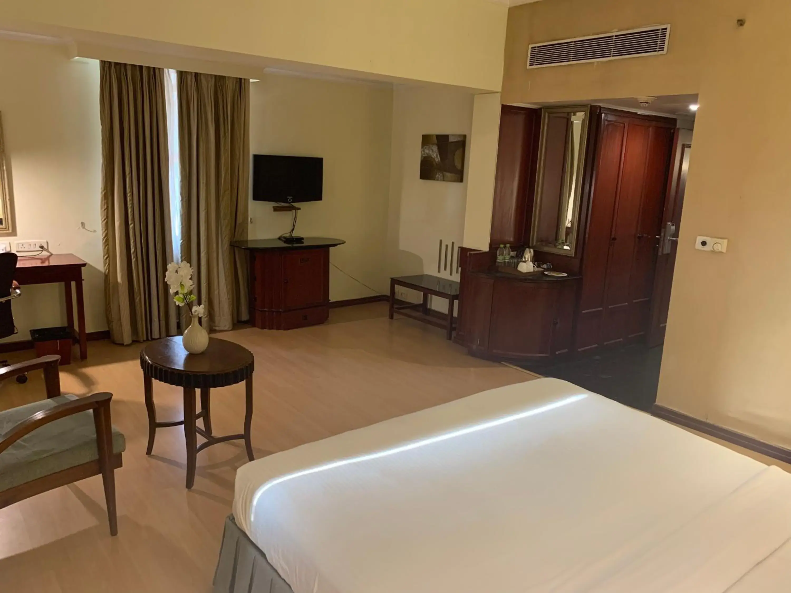 Bedroom, TV/Entertainment Center in The Manohar Hyderabad