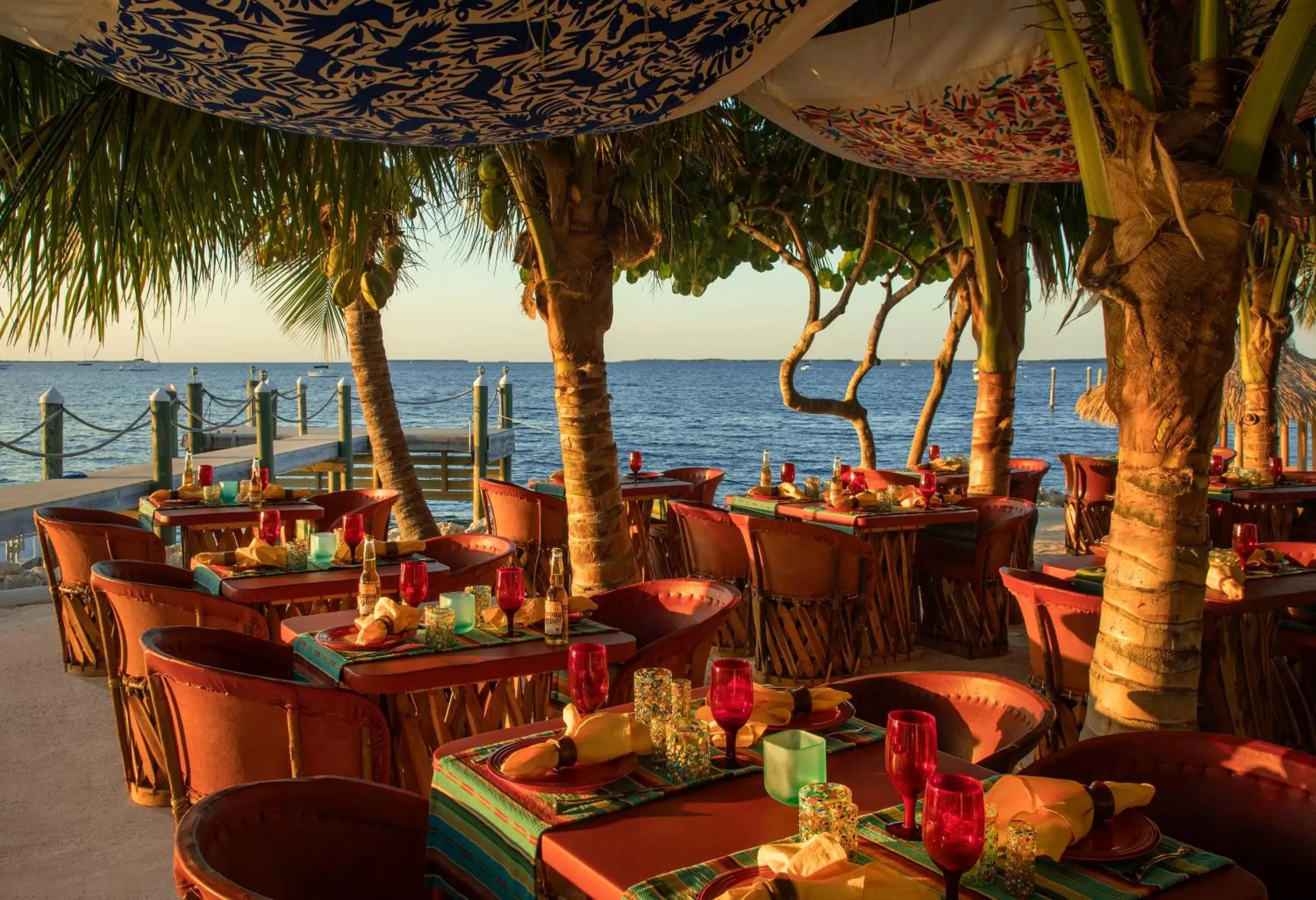 Restaurant/Places to Eat in Bungalows Key Largo - All Inclusive