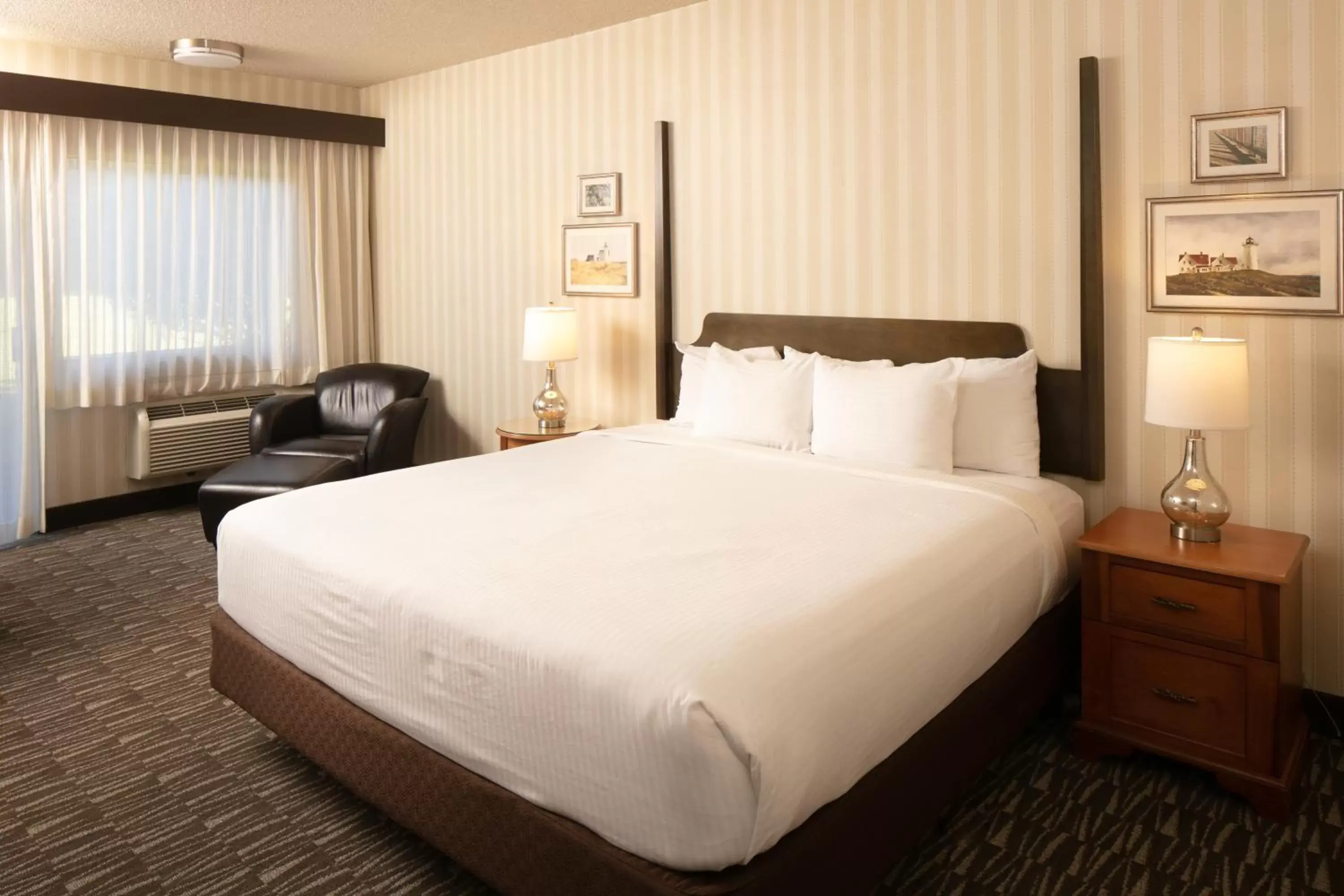 Bed in Red Lion Hotel Bellevue