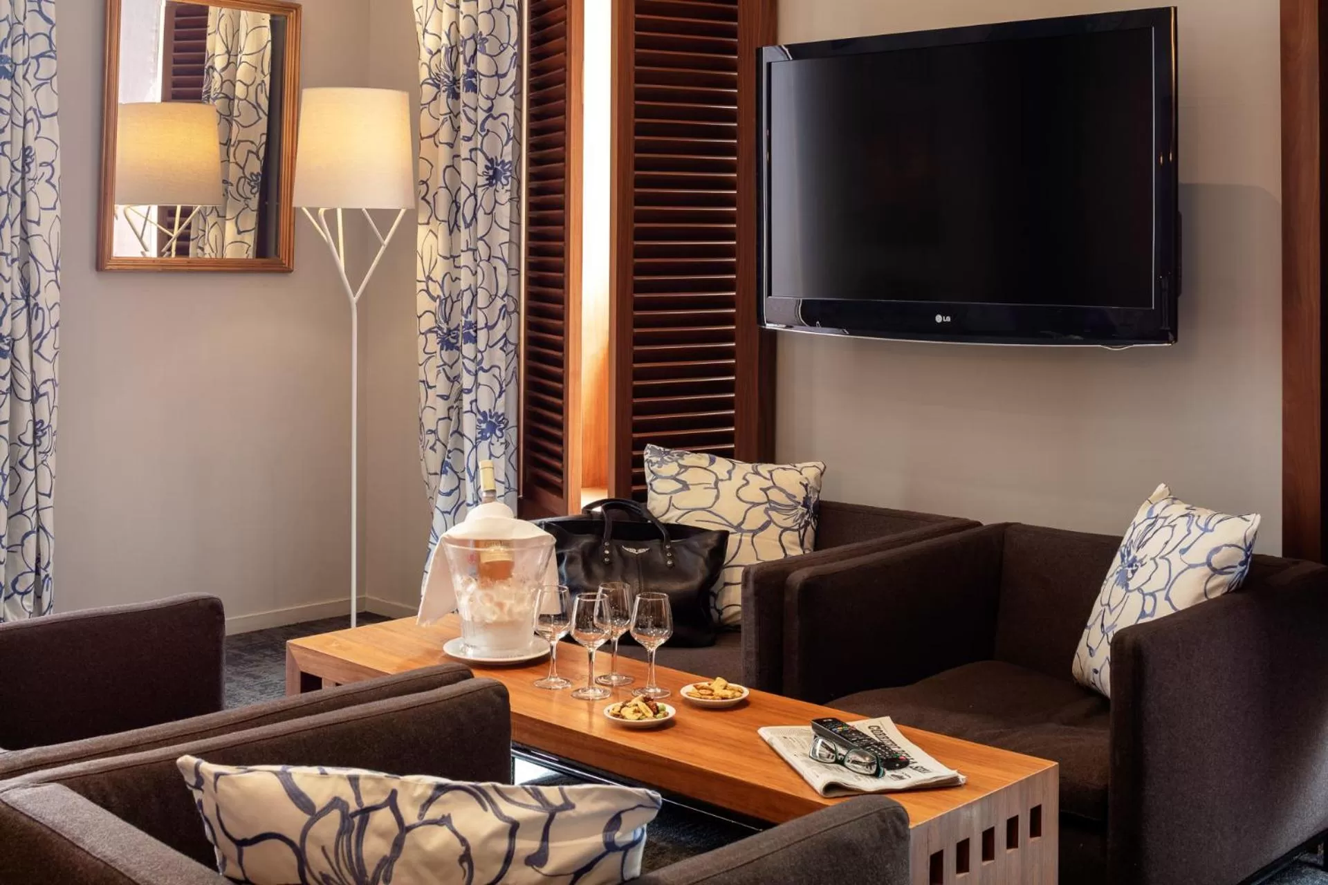 TV and multimedia in Hotel Beau Rivage