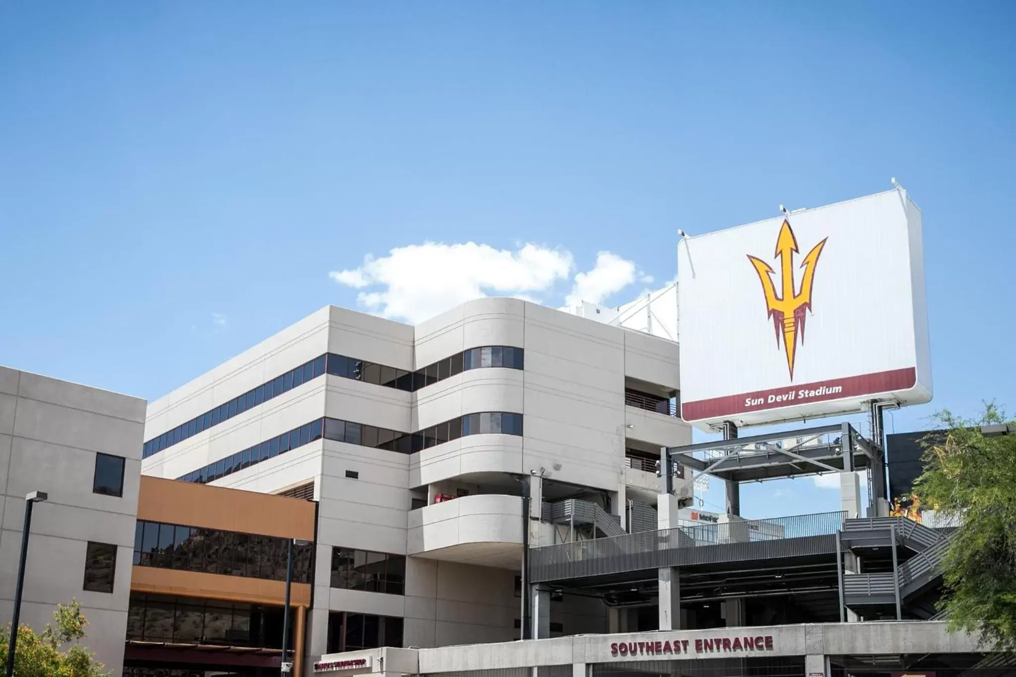 Nearby landmark, Property Building in Holiday Inn Phoenix Airport, an IHG Hotel