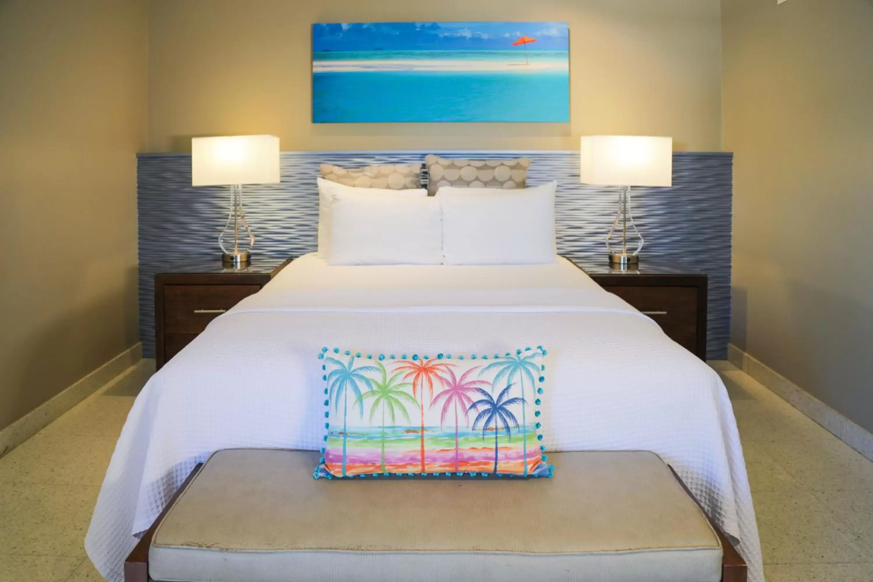 Bed in Orchid Key Inn - Adults Only