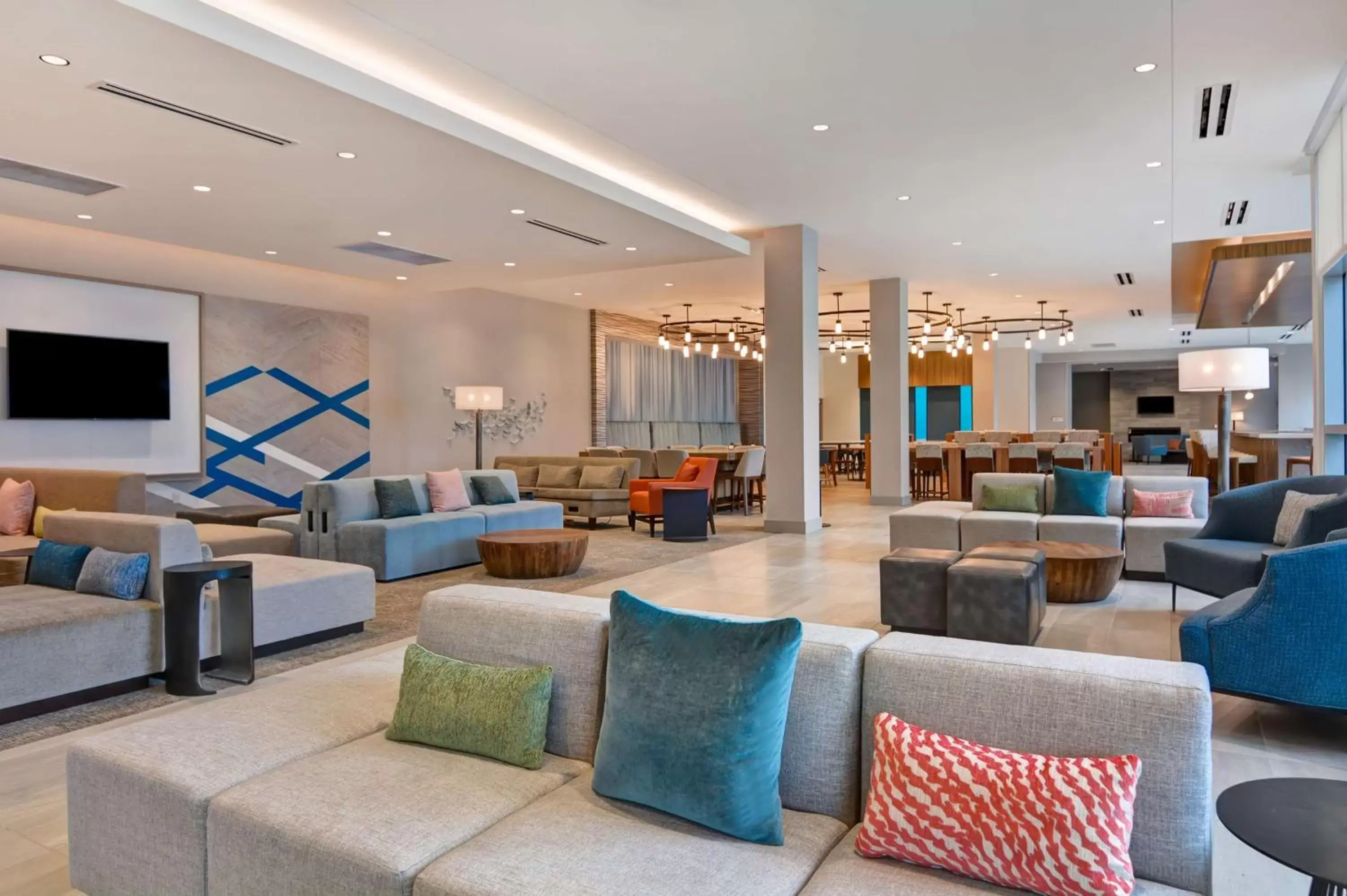 Dining area, Lounge/Bar in Hilton Garden Inn Destin Miramar Beach, Fl