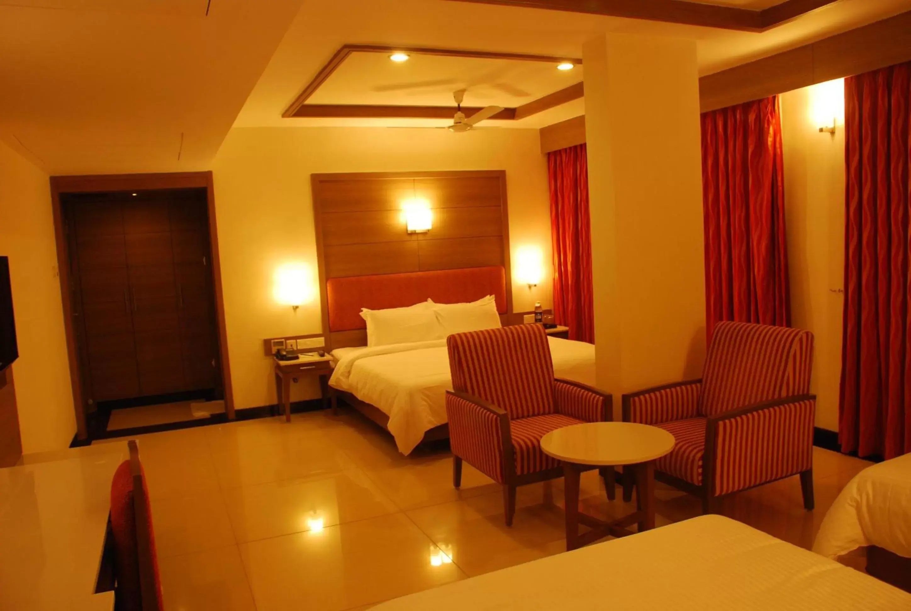 Living room, Bed in Clinton Park Inn Living room, Bed in Clinton Park Inn