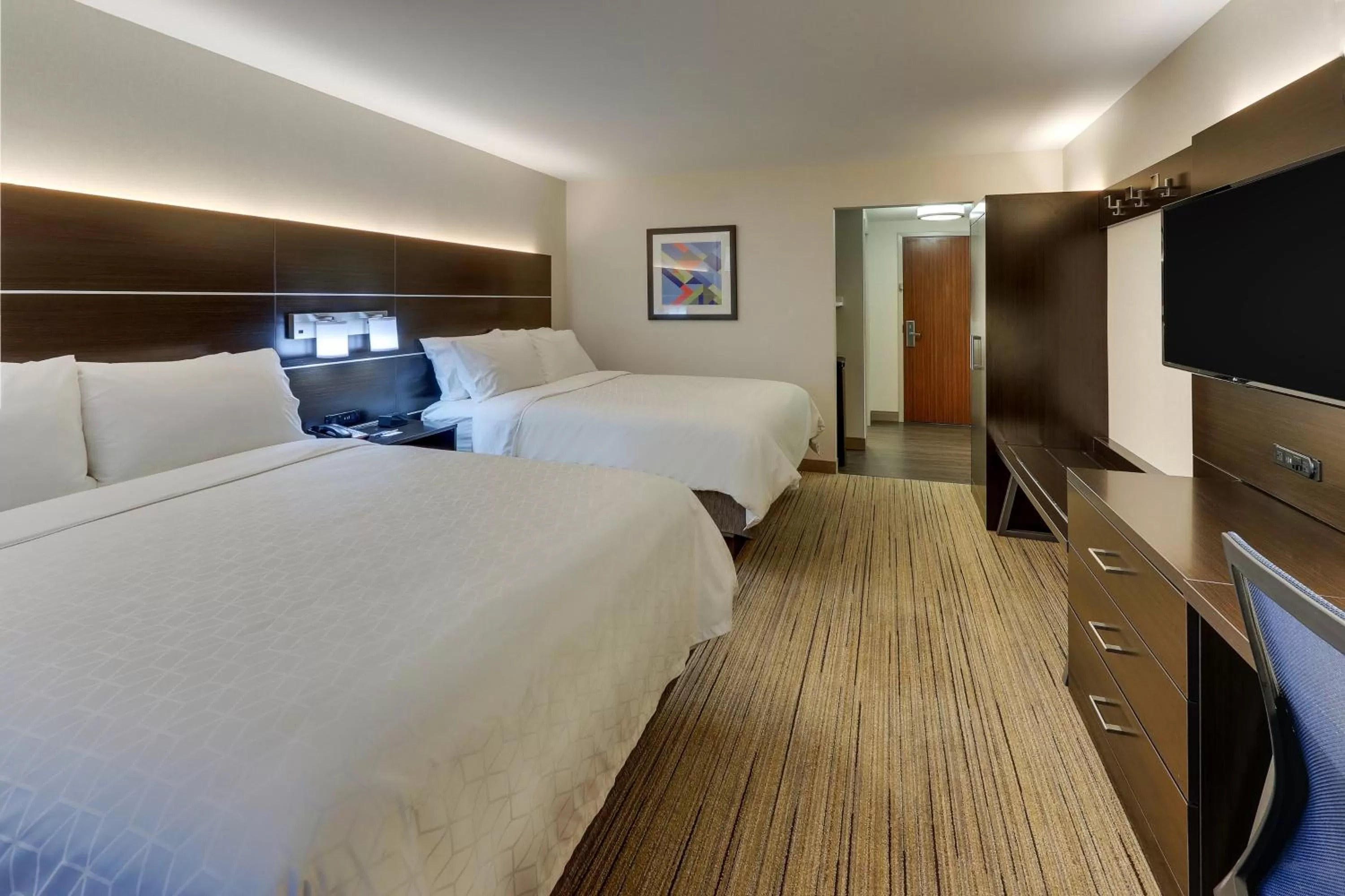 Photo of the whole room, Bed in Holiday Inn Express & Suites Troy by IHG