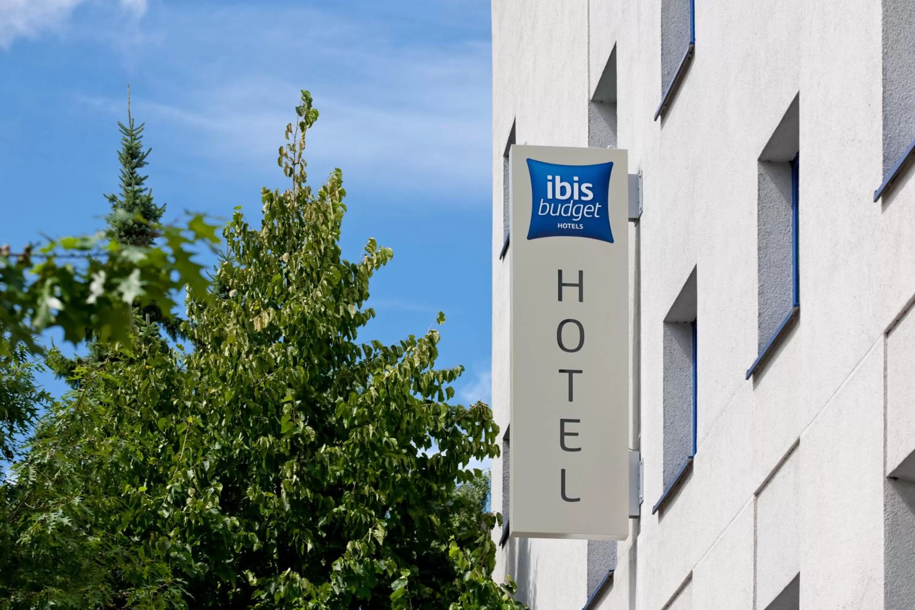 Facade/entrance in ibis budget Hamburg Altona